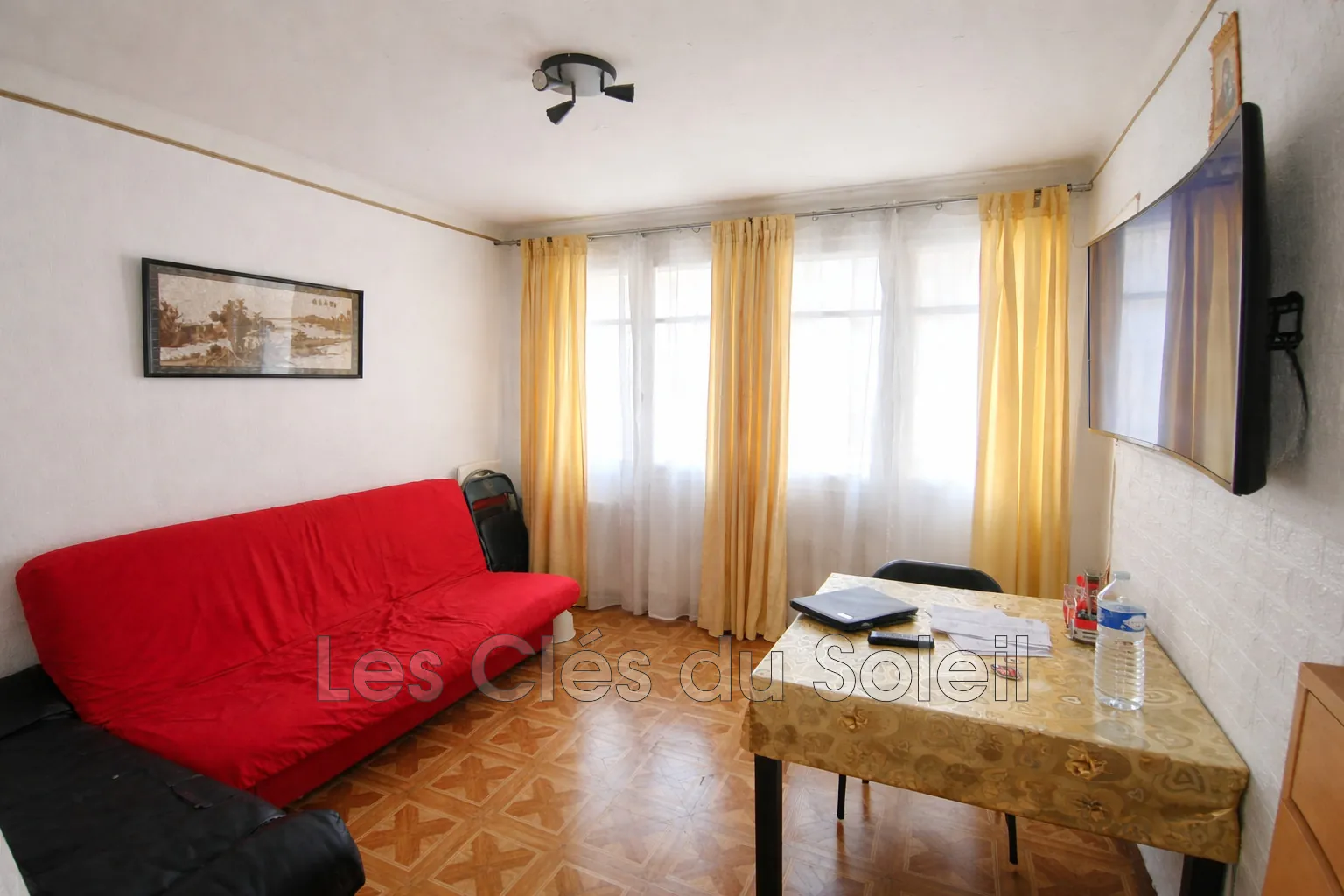Investissez dans cet appartement T4 de 58 m² à Toulon Ouest avec cave et ascenseur