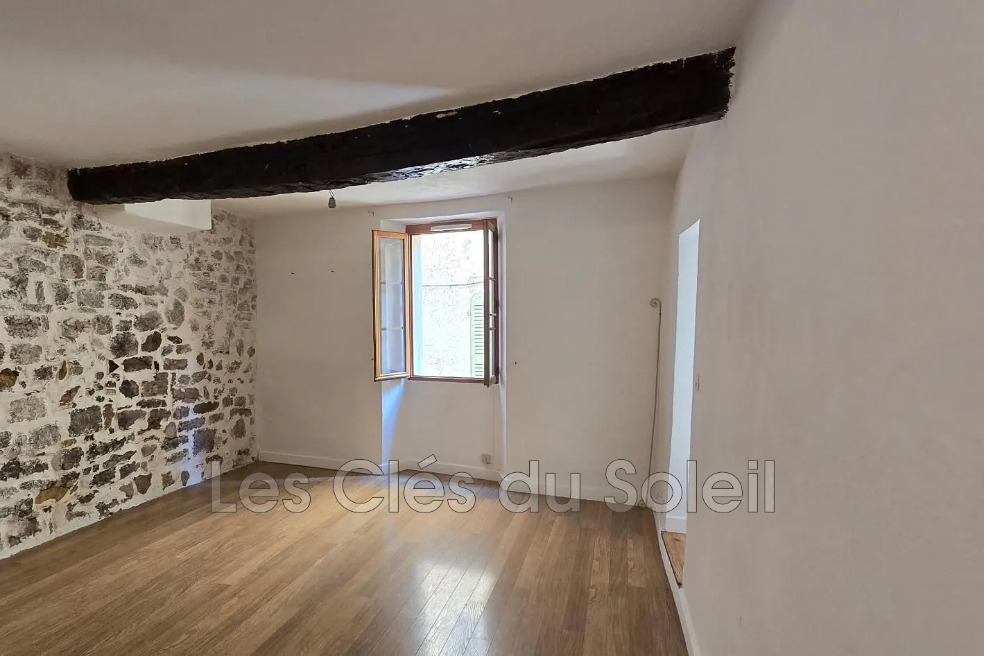 Vente appartement T2 dans le centre historique d'Hyères avec cave et lumineux