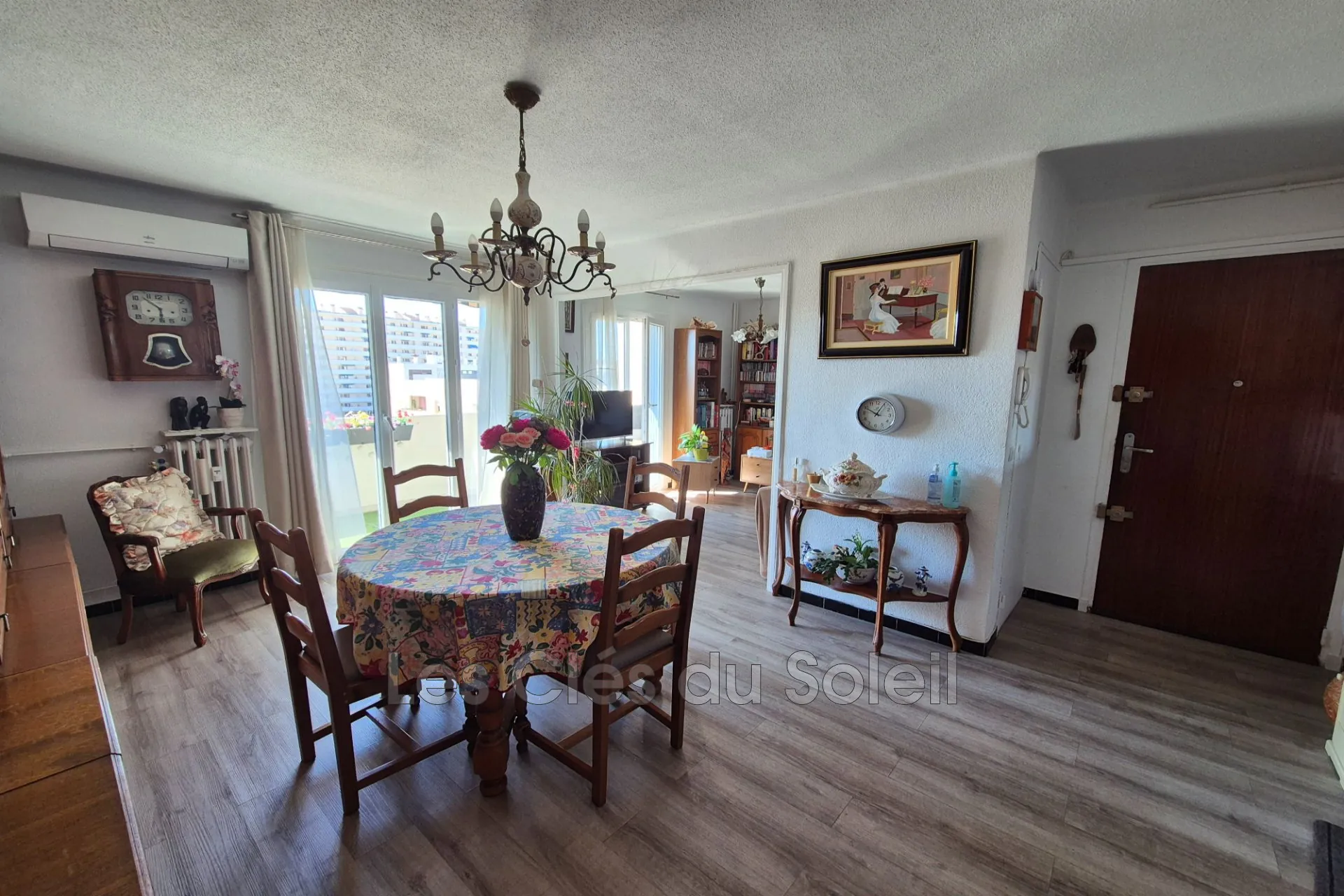 Appartement T4 lumineux avec terrasse au centre de Toulon