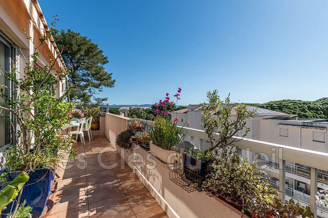 Appartement 3 pièces en viager avec terrasse à Hyères