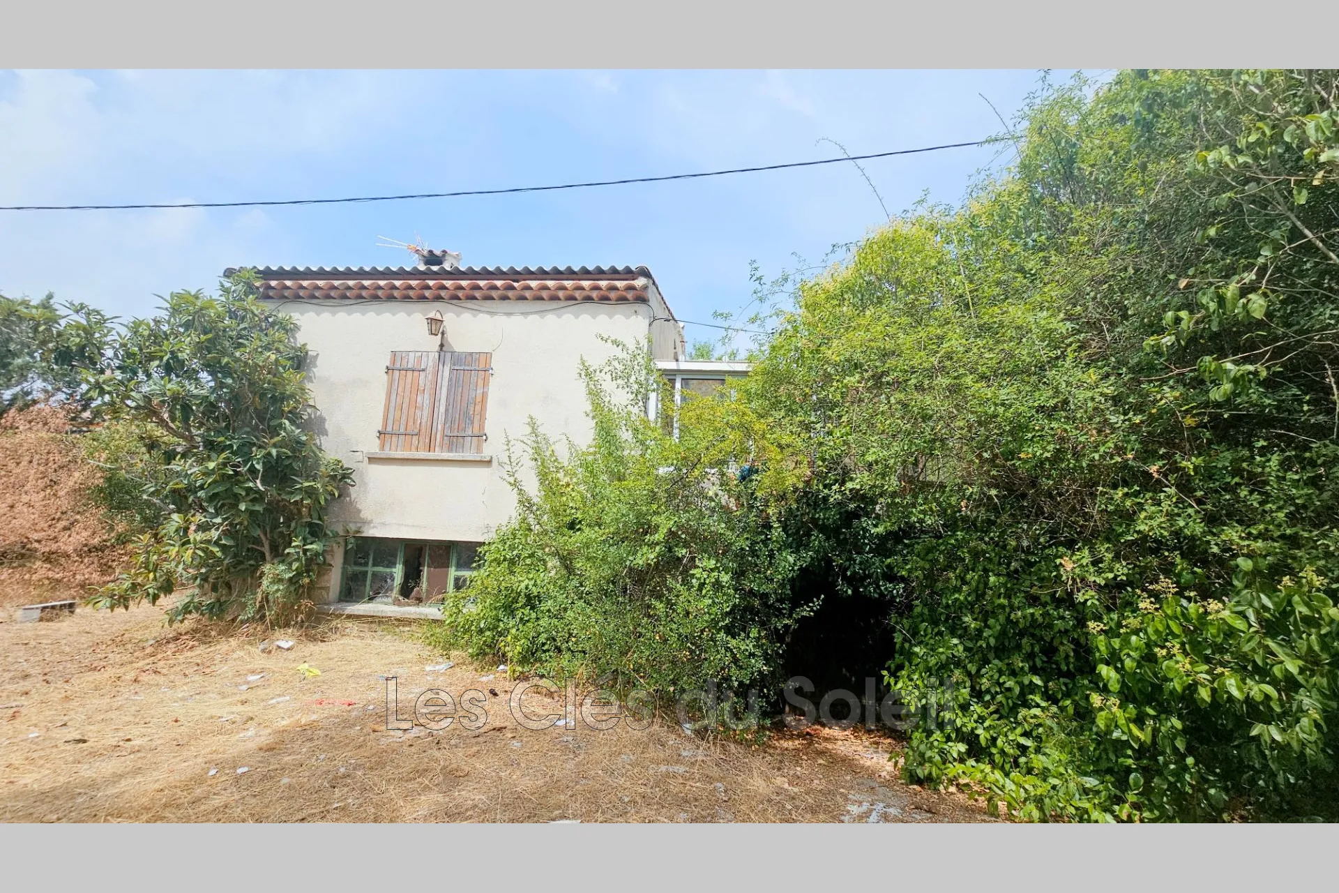 Maison à rénover de 65 m² avec terrain de 395 m² à Garéoult – Opportunité immobilière