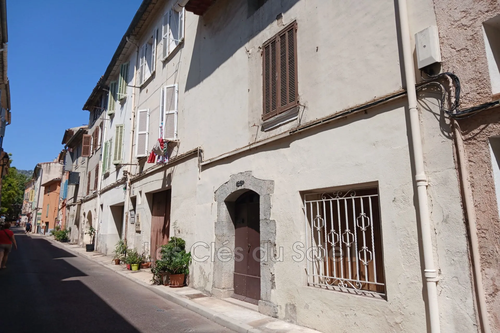 Maison à rénover de 150 m² au centre de La Valette-du-Var avec potentiel locatif