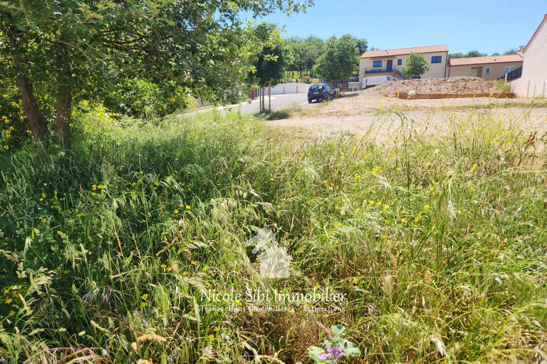 Terrain constructible à Corbère-les-Cabanes - Emplacement privilégié et proche commodités