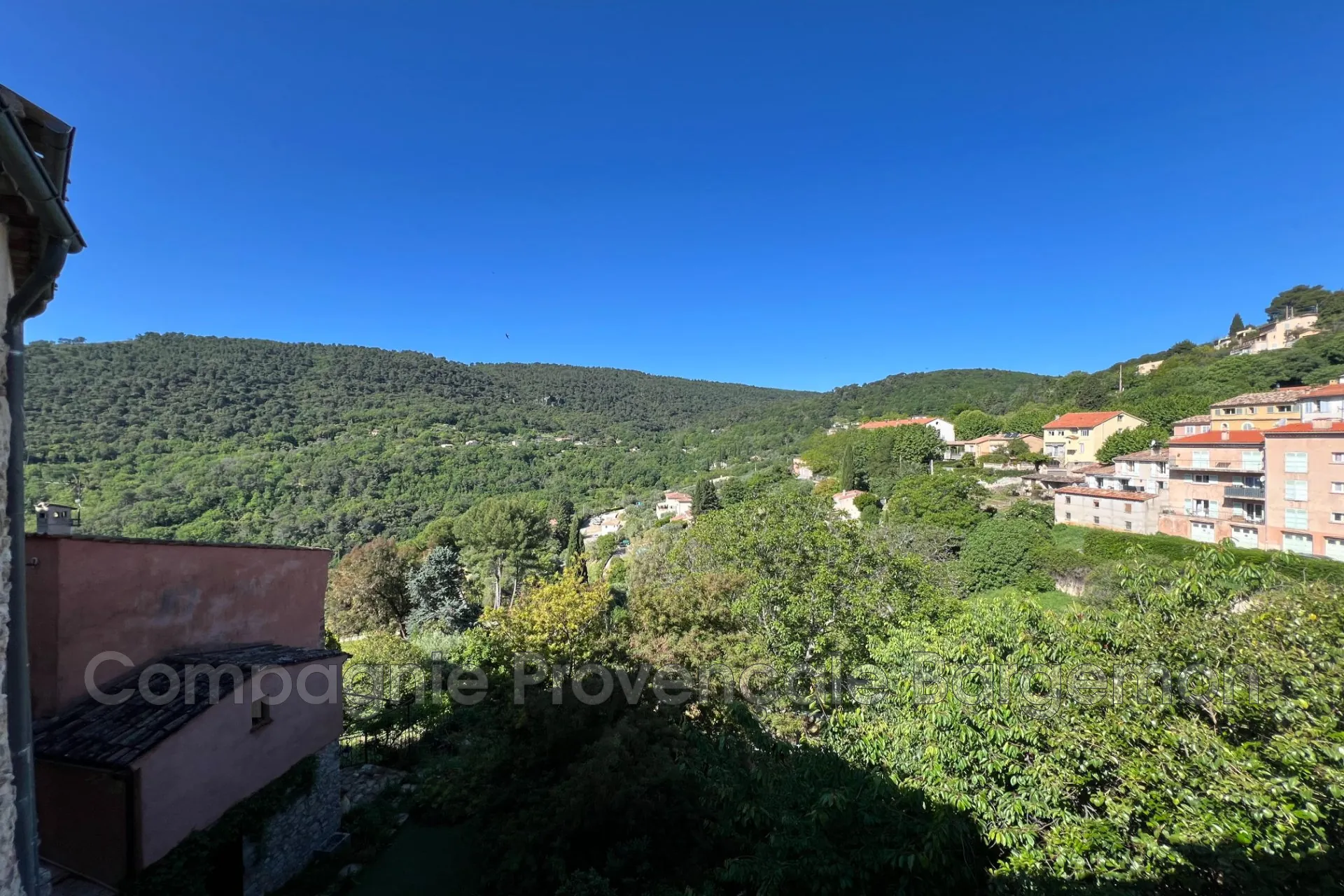 Maison de village à Bargemon avec potentiel locatif élevé