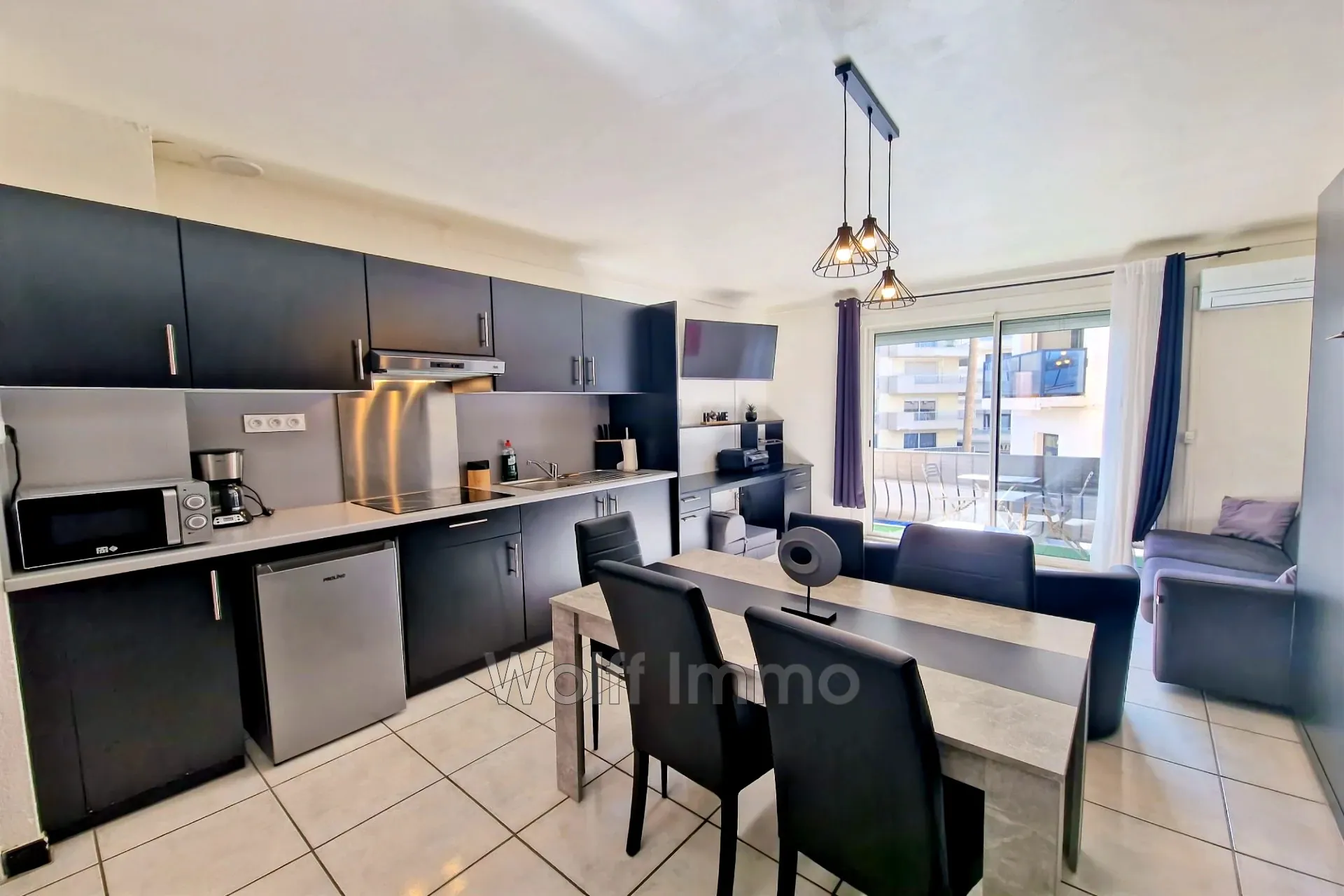 Studio à vendre à Canet-Plage, spacieux et climatisé, proximité immédiate de la Place Méditerranée