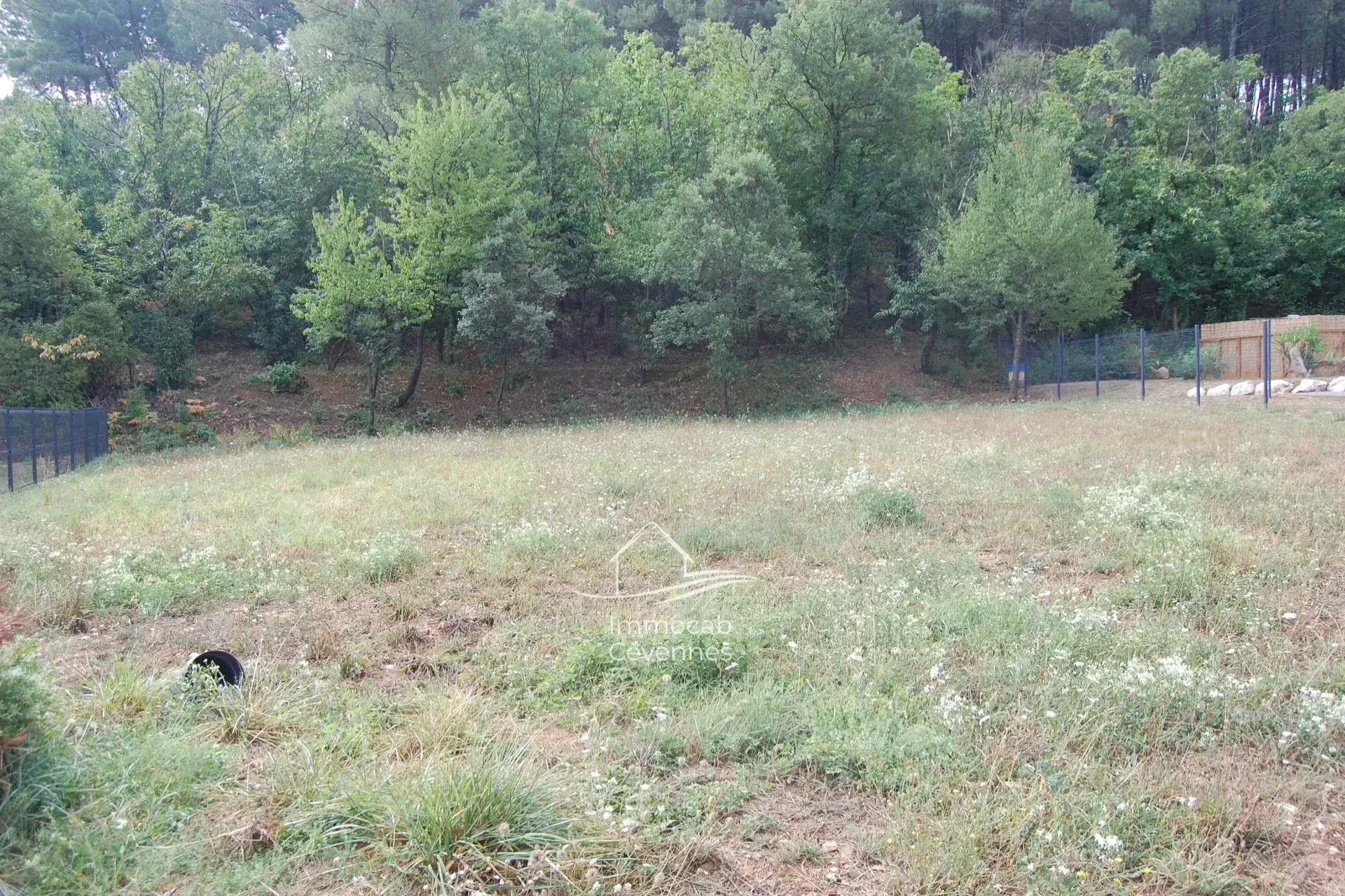 Terrain constructible et boisé de 3 332 m² proche d'Alès