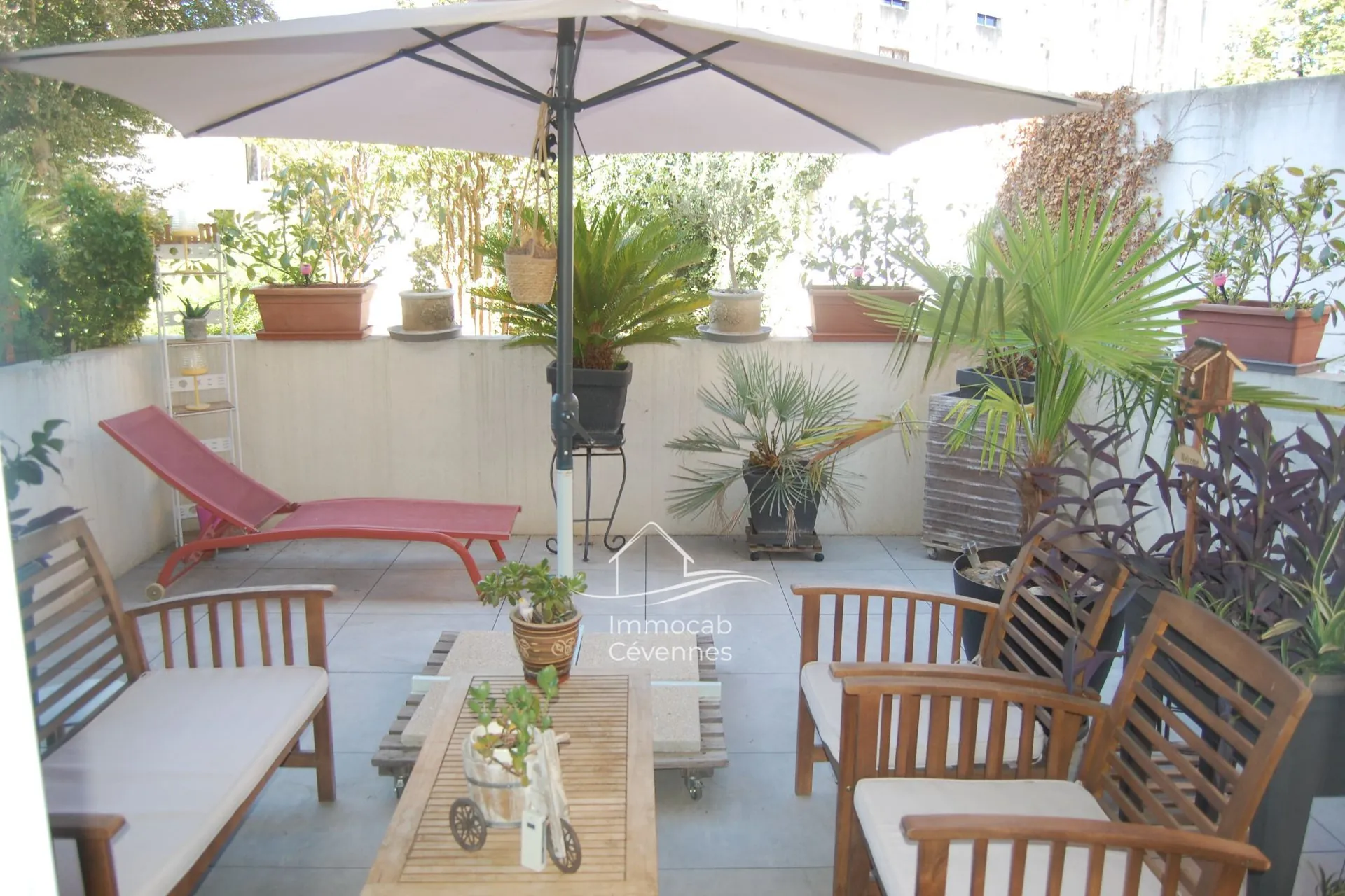 Appartement 77m² avec terrasse et garage au centre-ville d'Alès