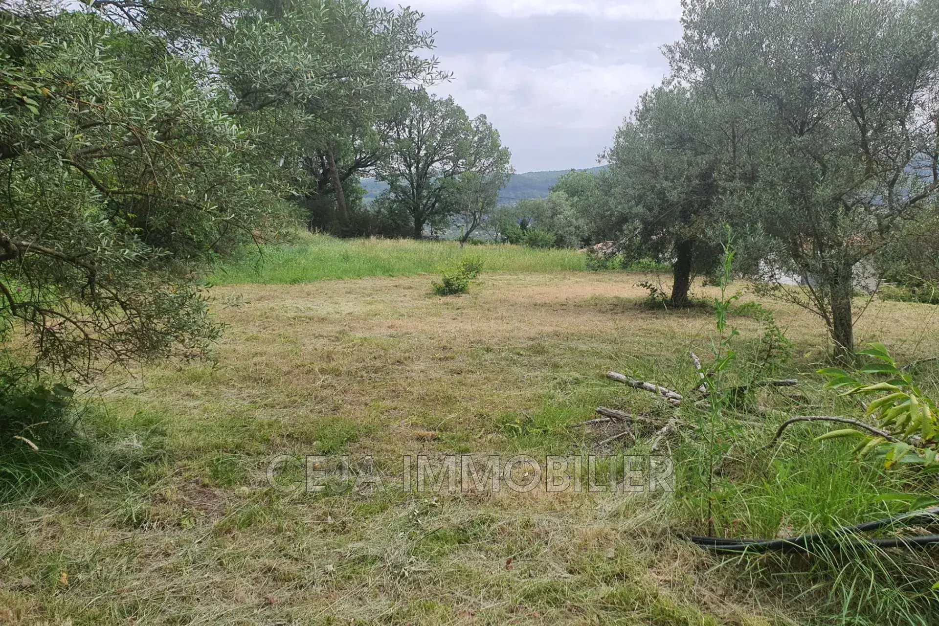 Terrain constructible de 1654 m² à Draguignan dans le secteur du Col de l'Ange