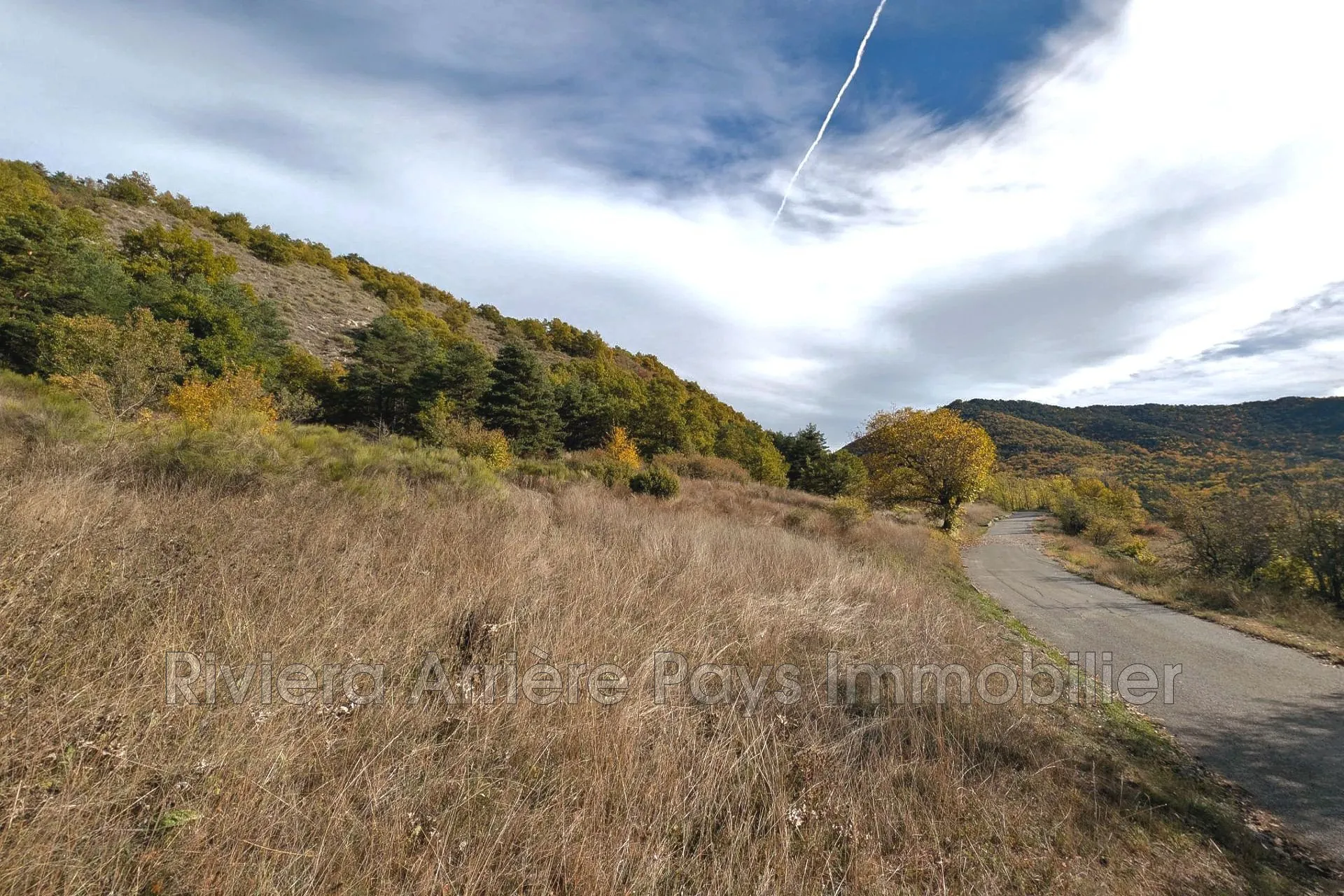 Terrain à vendre à Val-de-Chalvagne avec vue dégagée et accessibilité facile