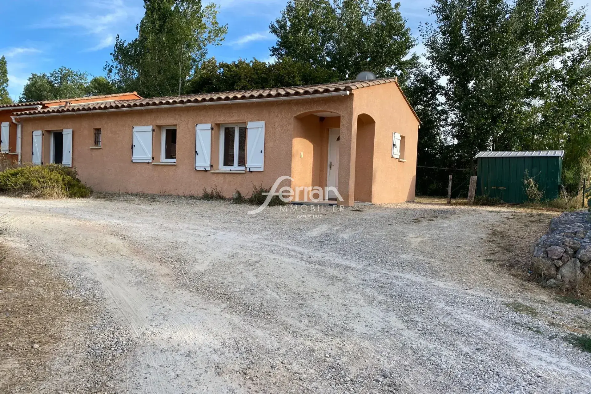 Maison pour investisseur à Villecroze – 3 chambres, vue campagne, jardin de 440 m²