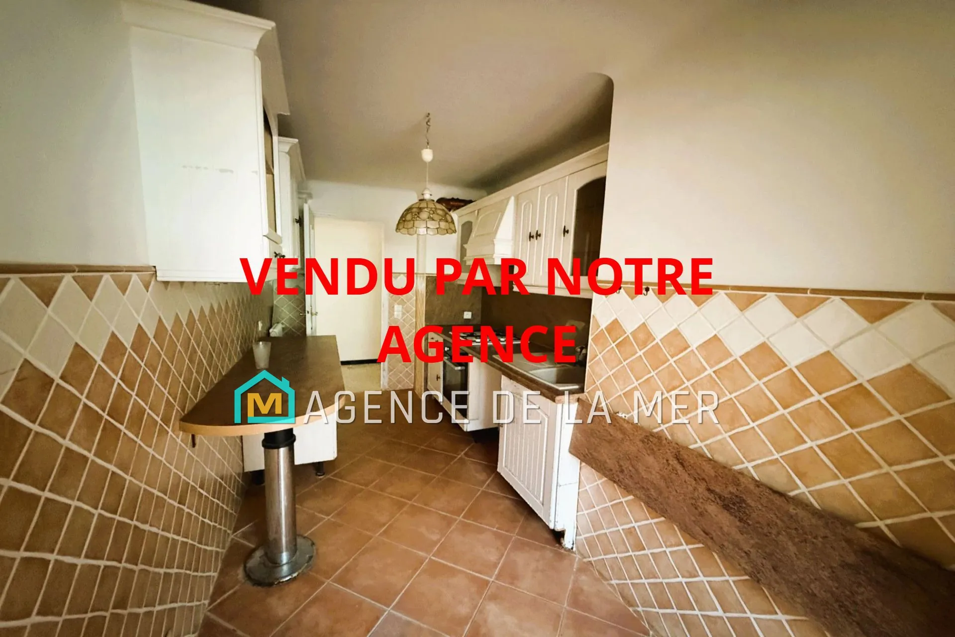 Appartement 3 pièces à Mandelieu-la-Napoule avec terrasses et cave à rénover