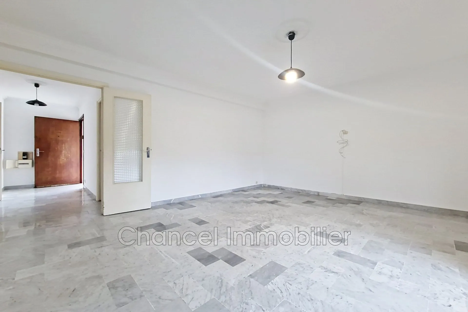 Vente appartement 3 pièces à Antibes Jules Grec avec parking et cave