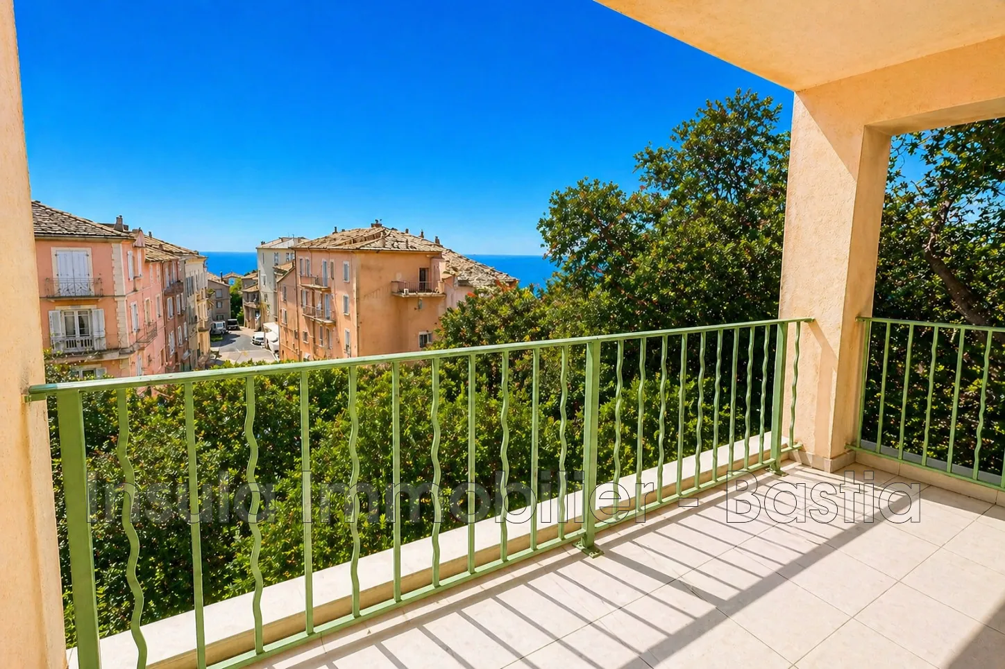 Appartement T2 avec vue mer à Erbalunga, Balcon, Parking et Proximité des Commodités