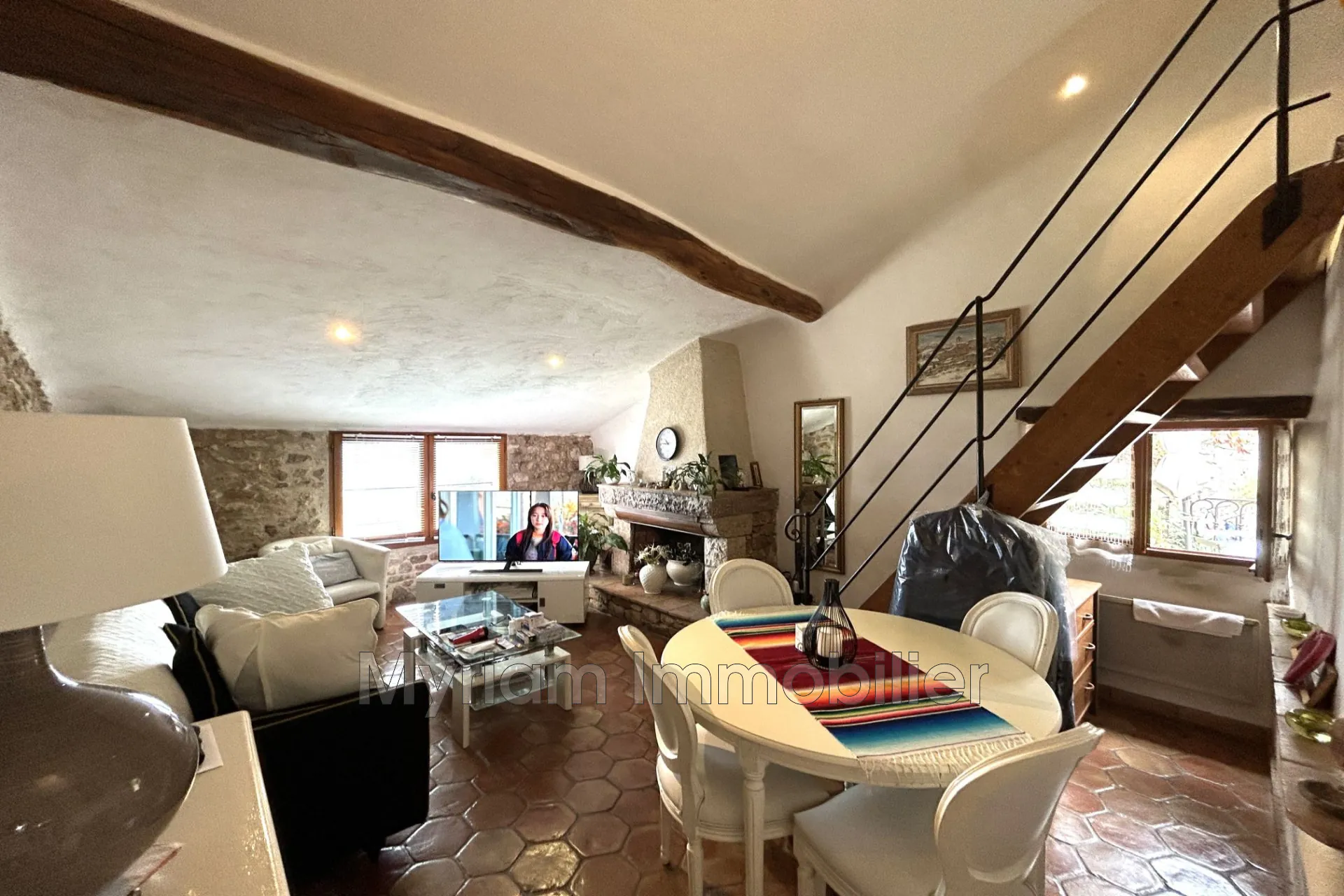 Maison de village de 41 m² à Speracès avec vue mer, terrasse et parking