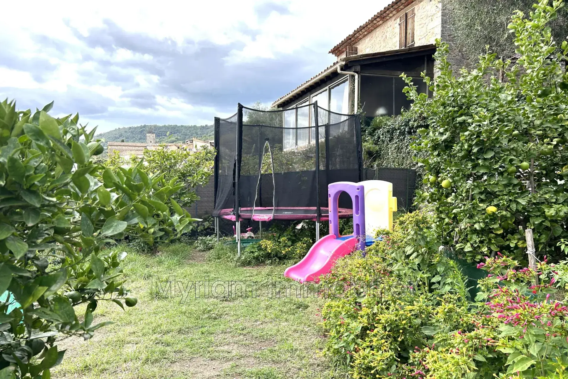 Maison de village de 41 m² à Speracès avec vue mer, terrasse et parking 