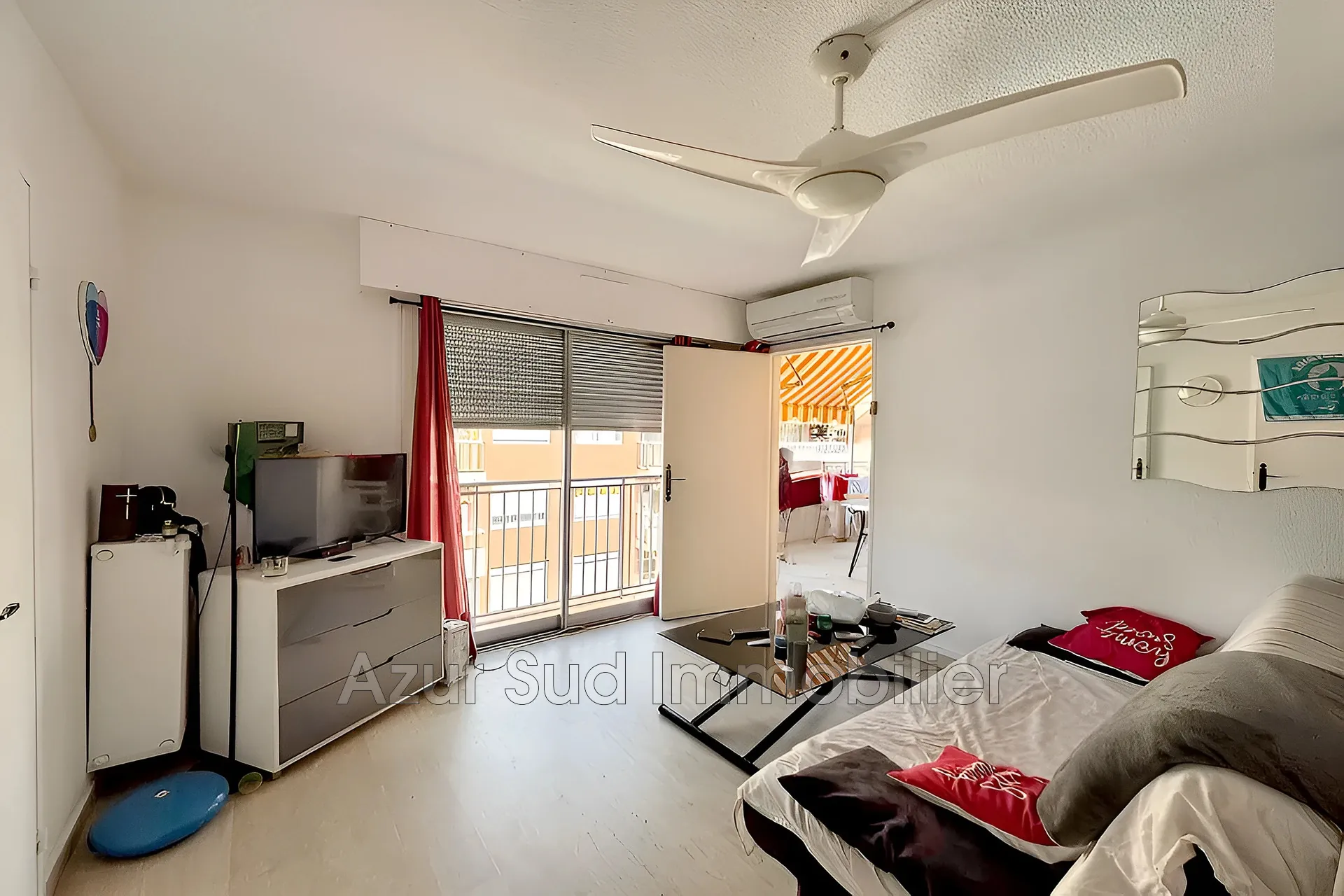 Studio de 27 m² à vendre à Golfe-Juan, proche plage et commerce