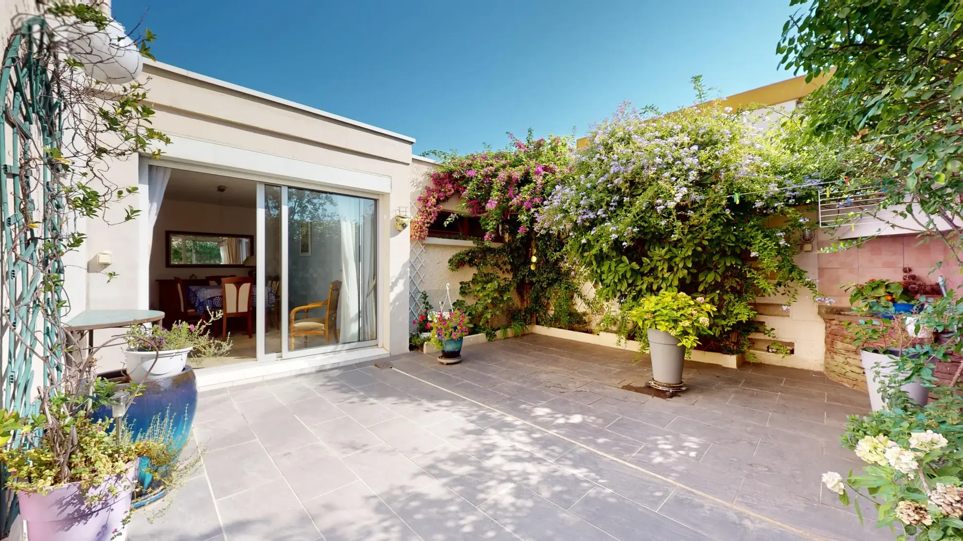 Belle maison familiale à Béziers avec patio, garage et 3 chambres près du centre