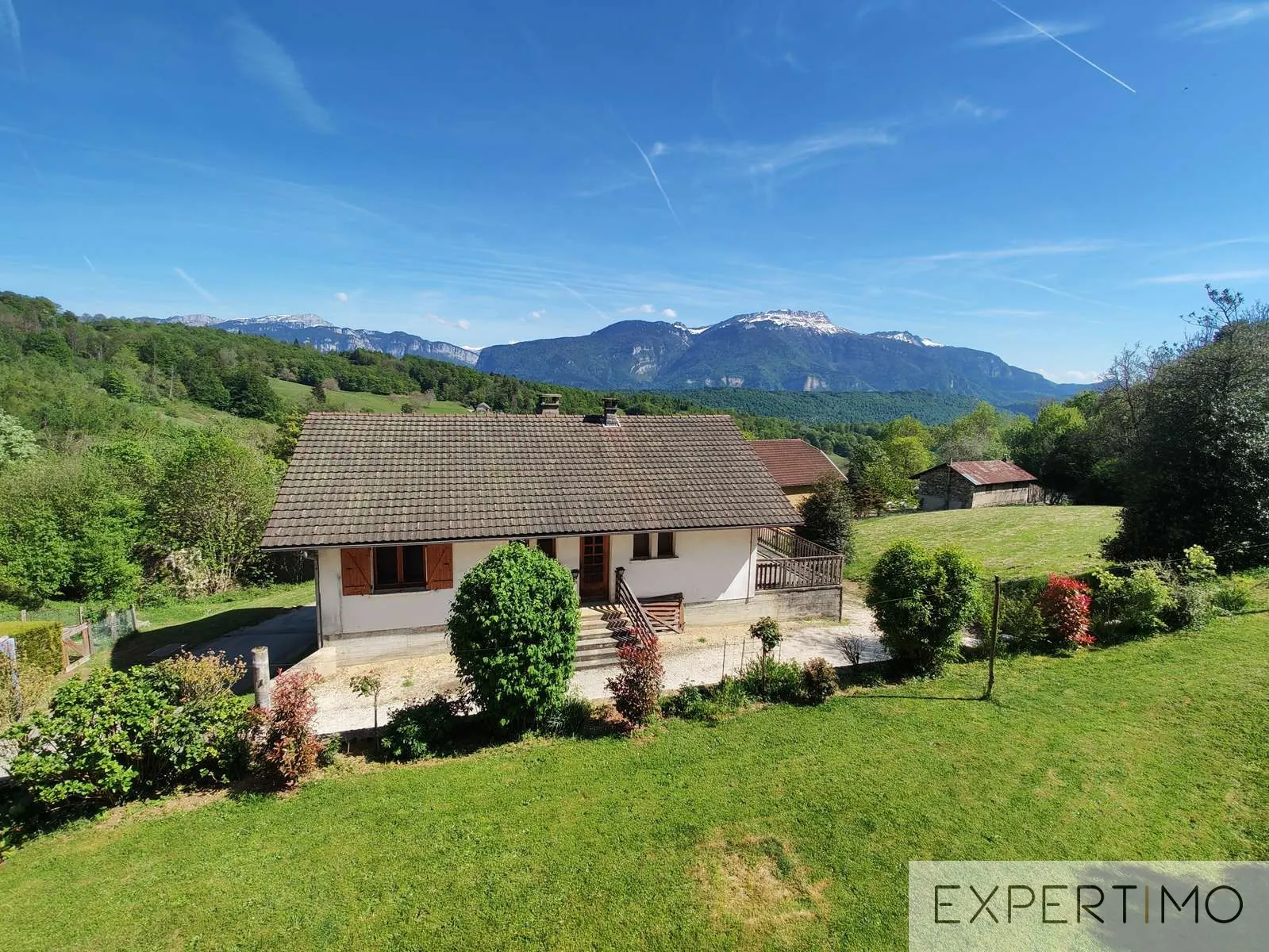 Maison à rénover à Saint Aupre avec vue montagnes et grand sous-sol