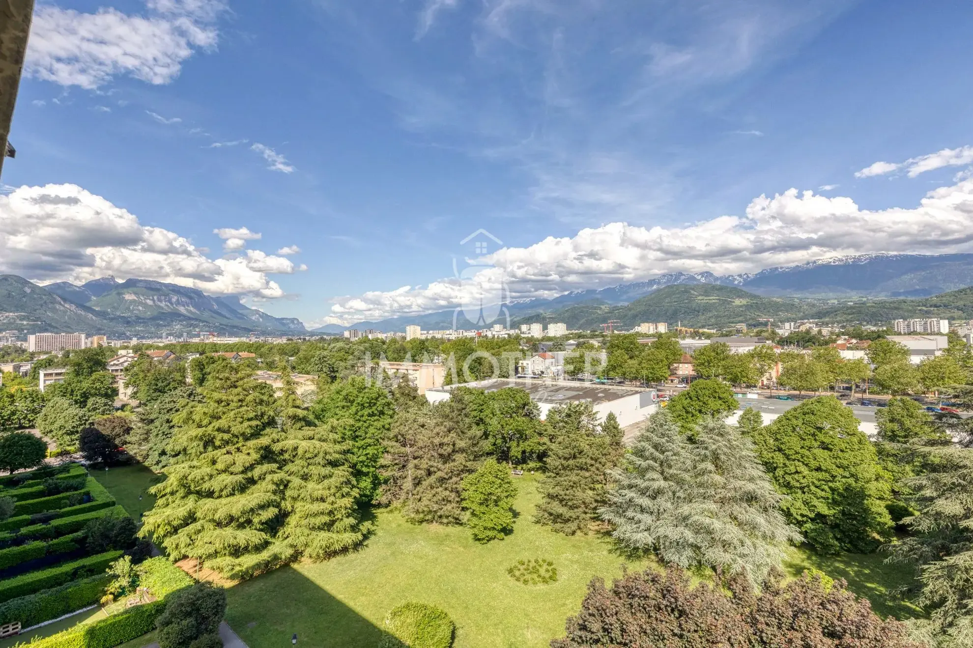 Appartement spacieux à vendre à Chirolles avec vue sur Belledonne