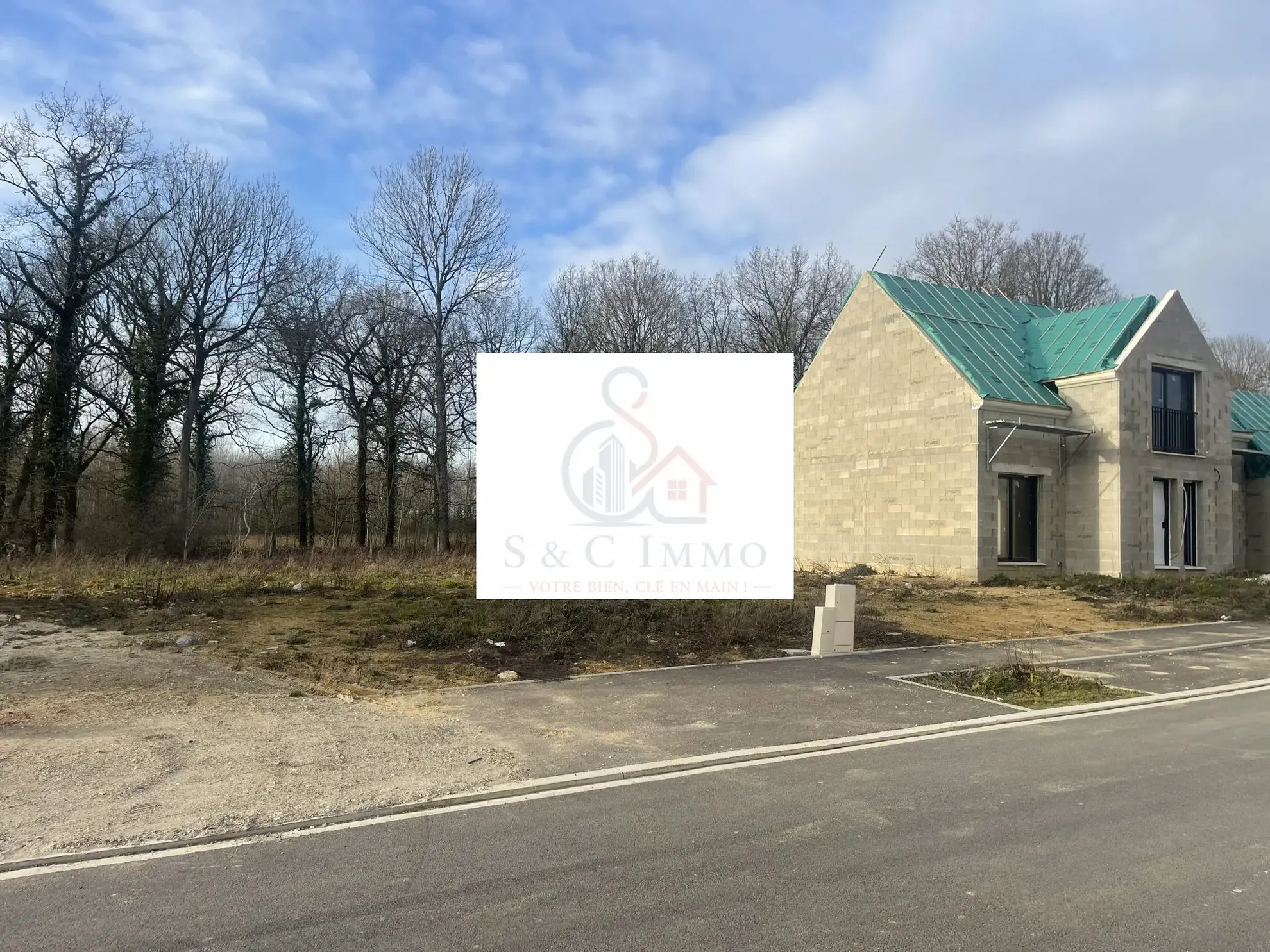 Terrain constructible de 302 m² à Les Chapelles-Bourbon avec ensoleillement maximal