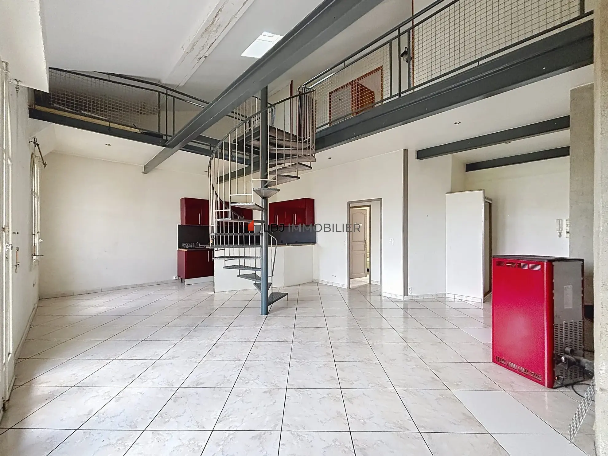 Appartement duplex lumineux de 101 m² à Prades, centre-ville, avec parking et bon rapport qualité-prix
