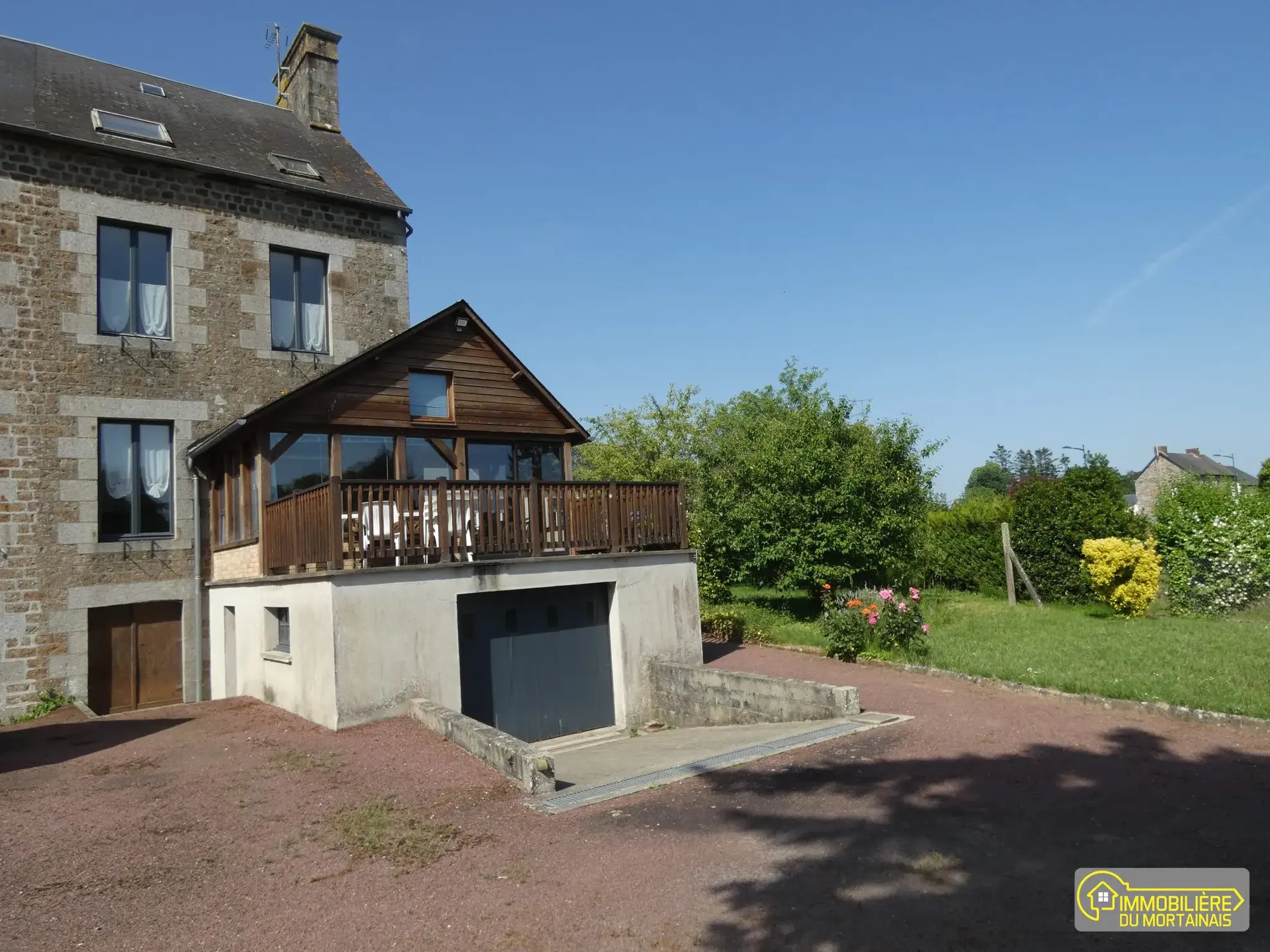 Maison de bourg à Mantilly avec jardin et garage - 102 m²