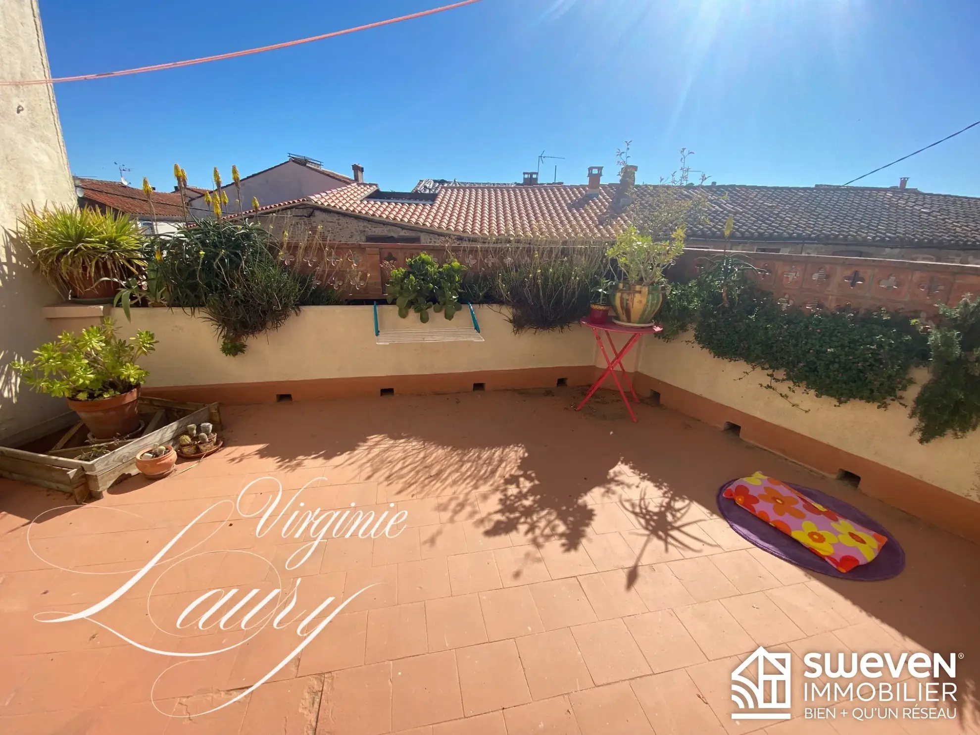 Maison à vendre à Villemolaque avec terrasse, 2 chambres, idéale pour résidence ou investissement