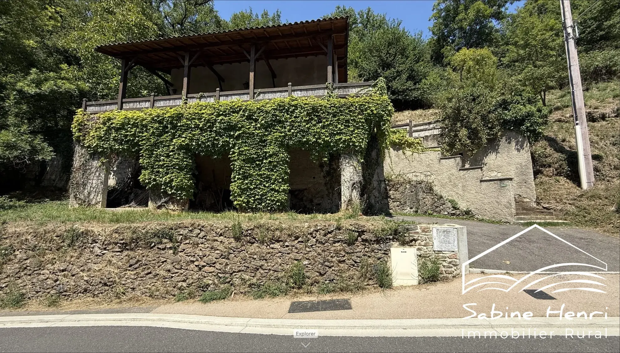 Maison de campagne à rénover à Crespin avec terrasse, 2 chambres et vue campagne