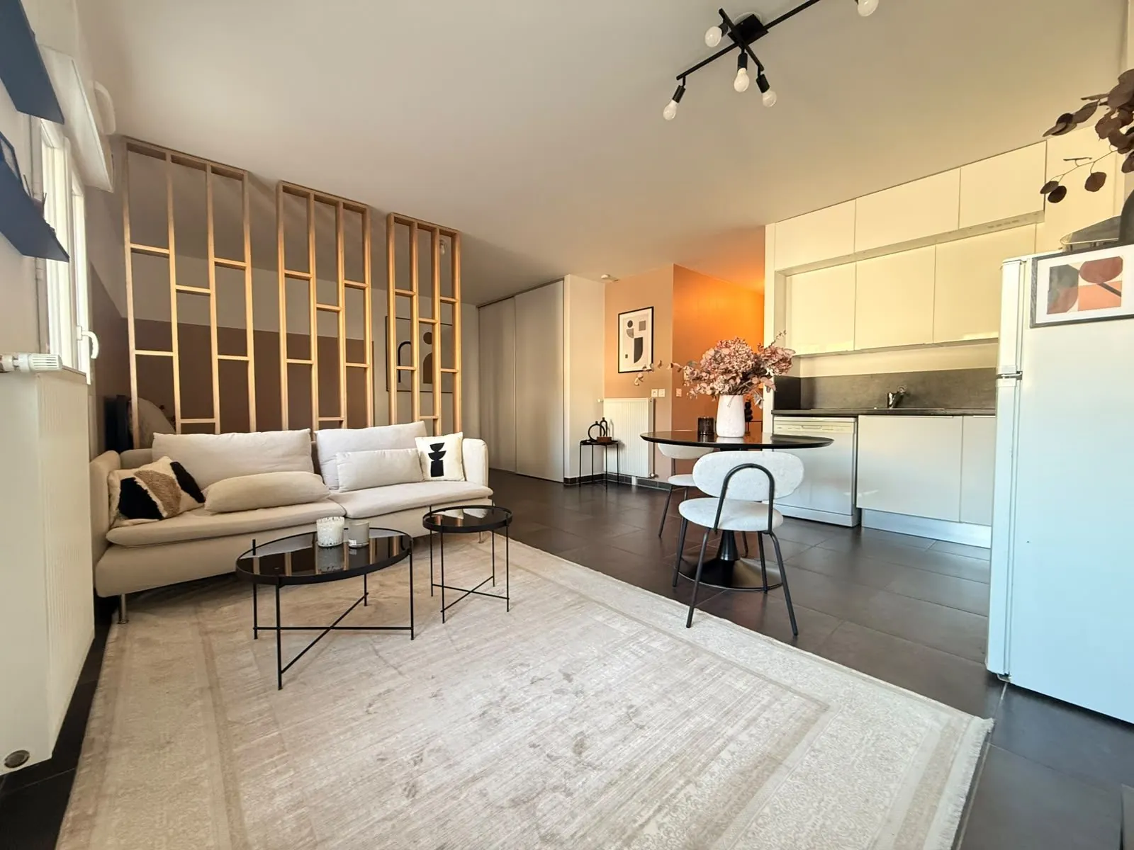 séjour studio-F2 NOISY LE GRAND Studio lumineux de 39,55 m² à Noisy-le-Grand avec parking privé