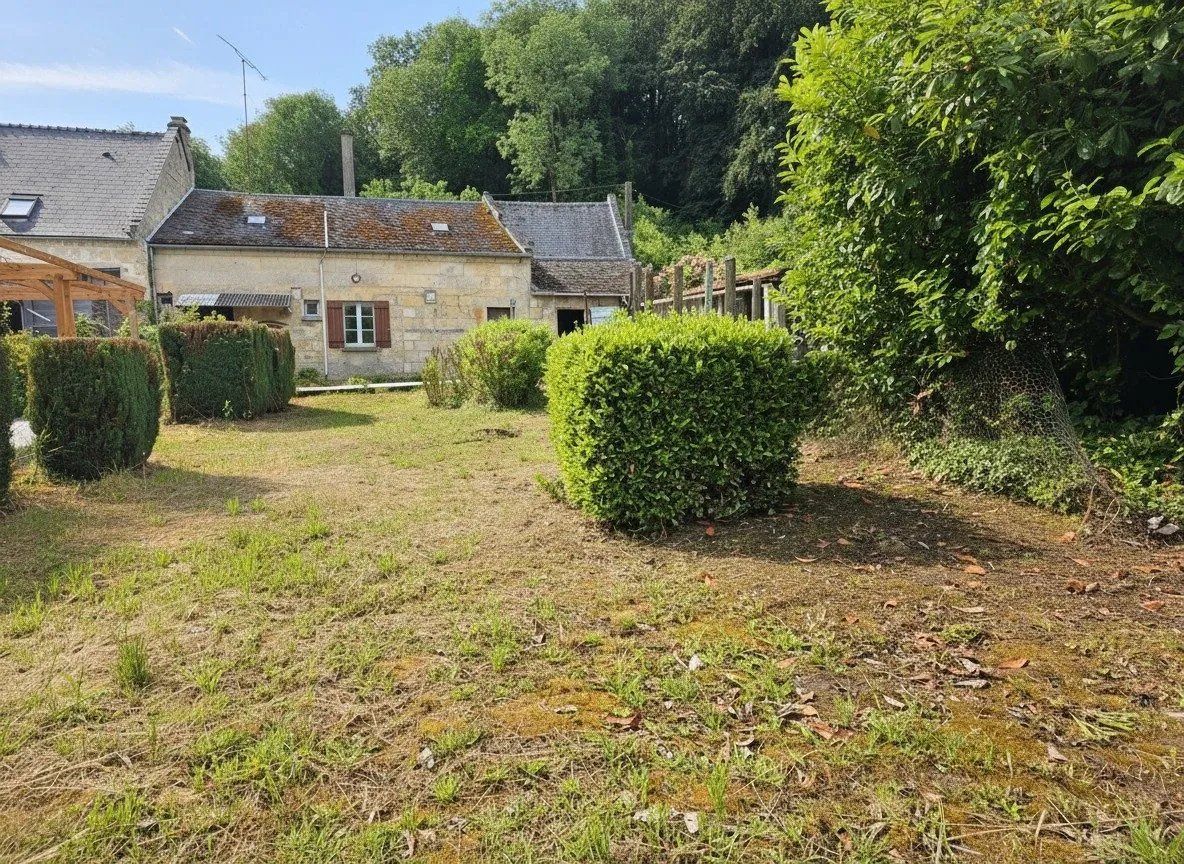 Maison en pierre à rénover avec fort potentiel à Blérancourt