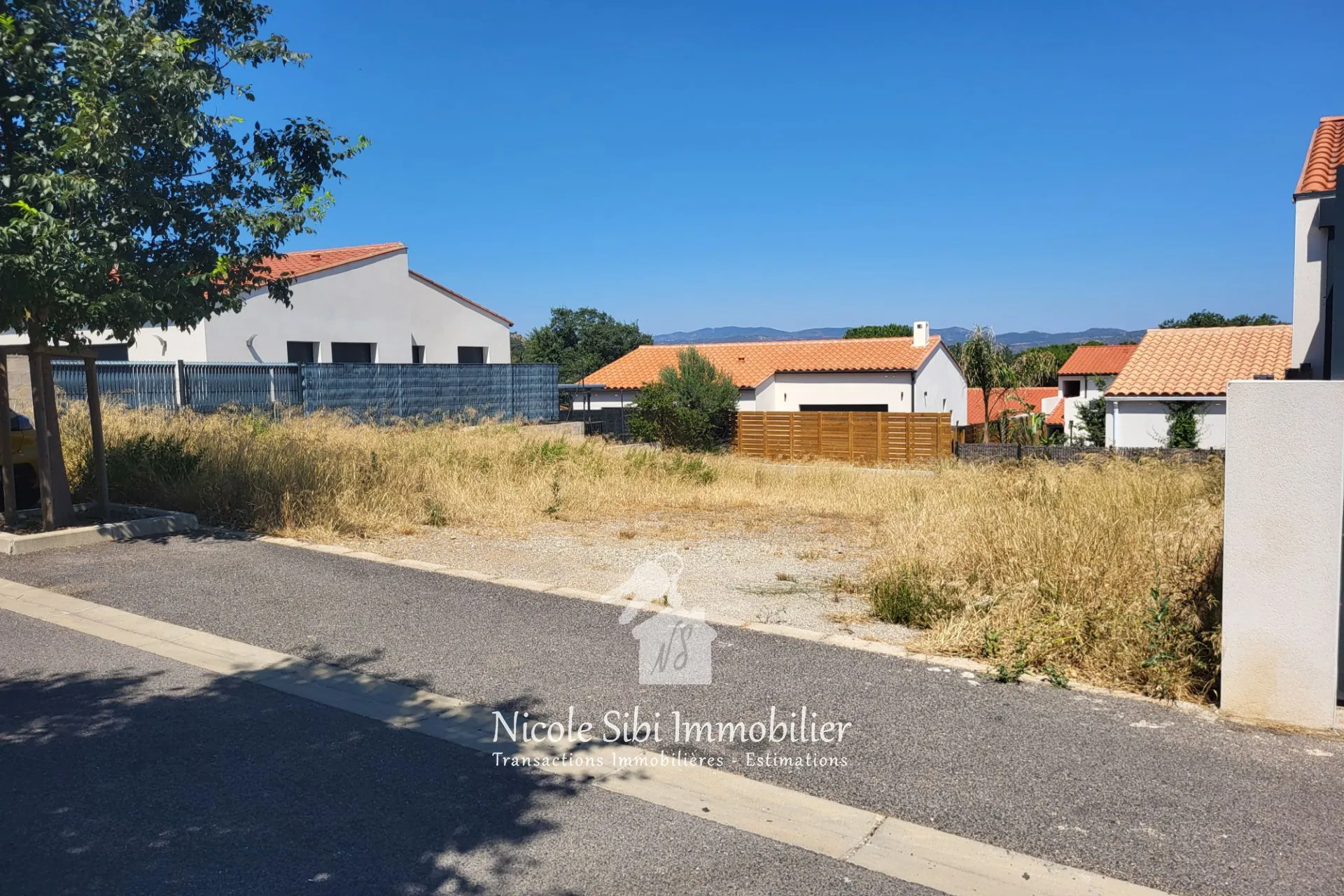 Terrain constructible de 280 m² à Corbère-les-Cabanes, proche Thuir