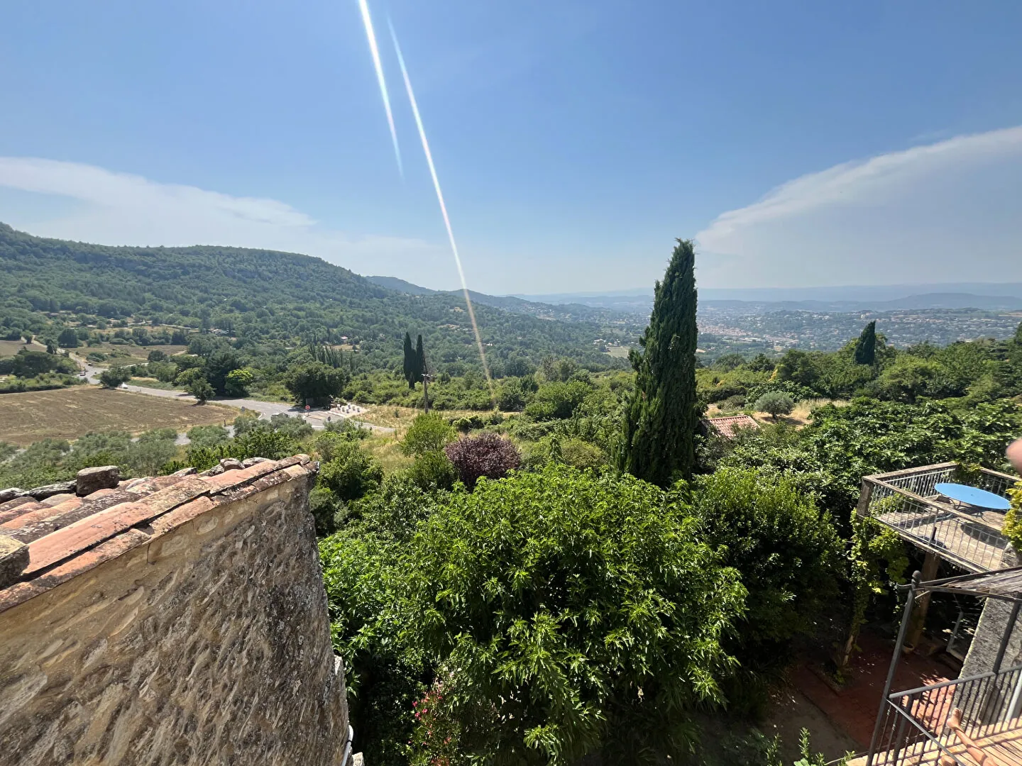 Charmante maison en pierre à Saignon avec vue imprenable, 7 pièces, 234m2 dont grenier à rénover