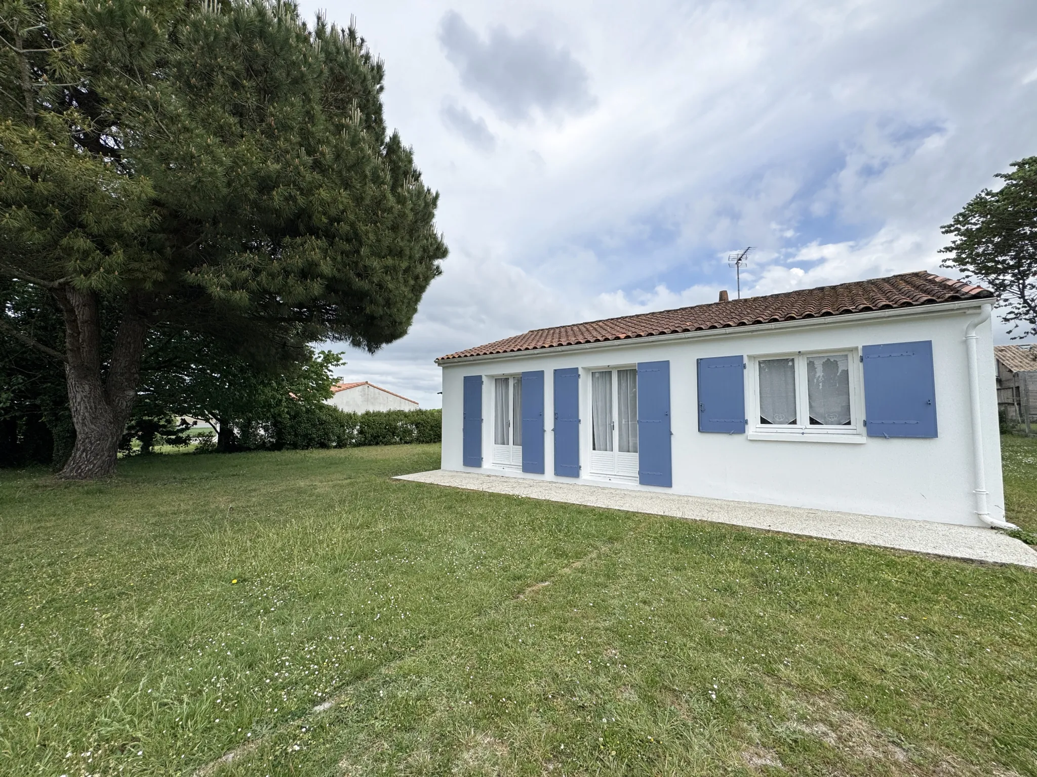 Maison de 66 m² à Meschers-sur-Gironde avec grand terrain et potentiel