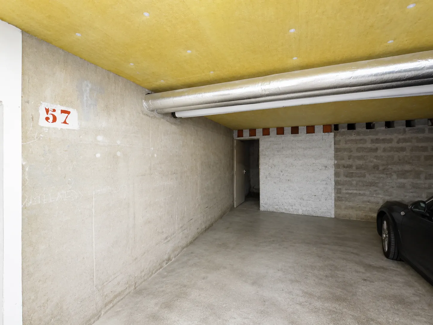 A vendre place de stationnement avec cave à Martigues, résidence sécurisée