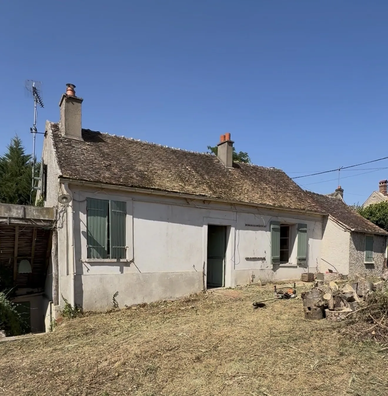Ensemble immobilier à rénover à Rosay près de Septeuil — Opportunité d'investissement