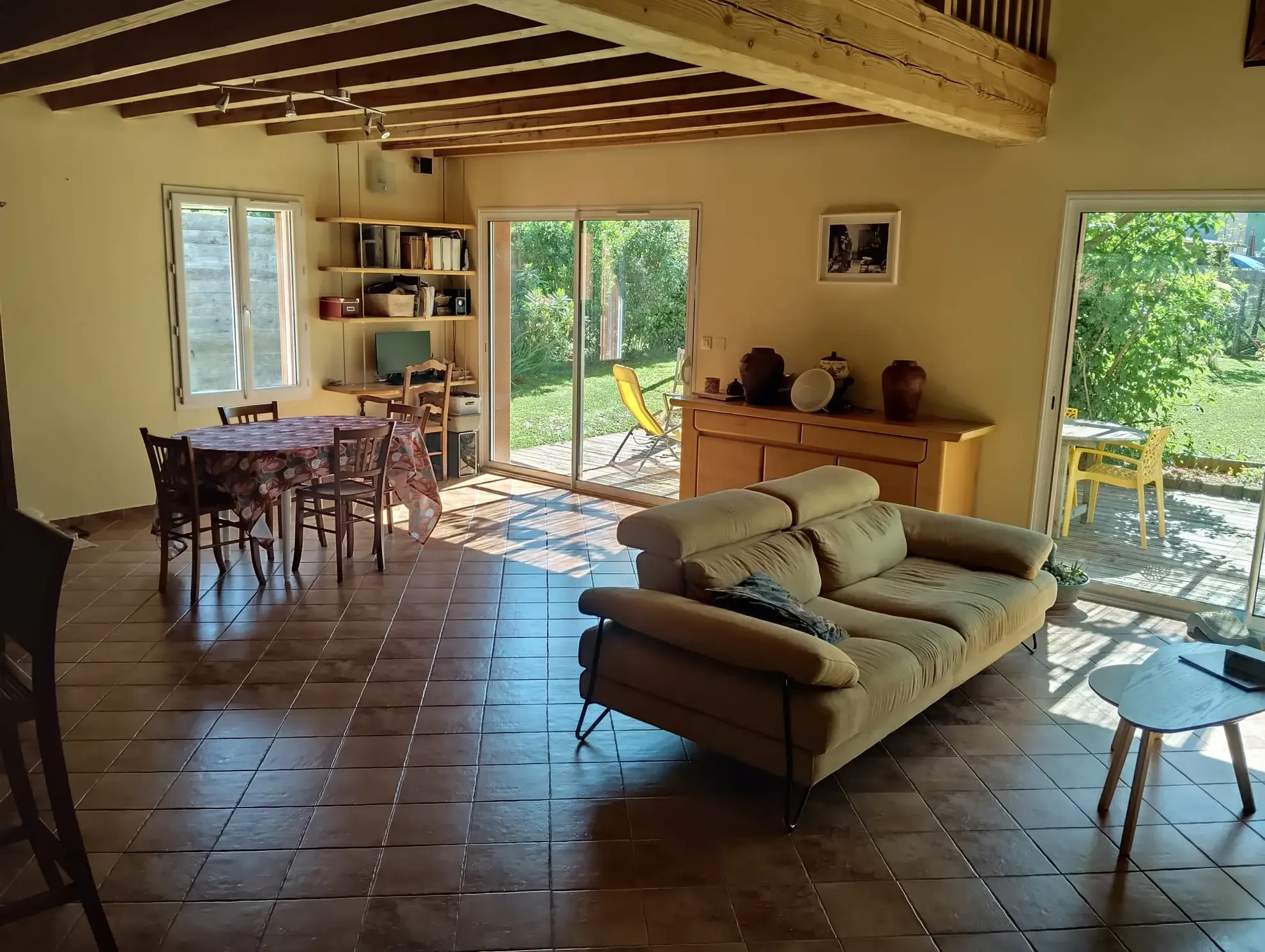 Belle maison moderne avec 5 chambres et jardin clos à Boivre-la-Vallée