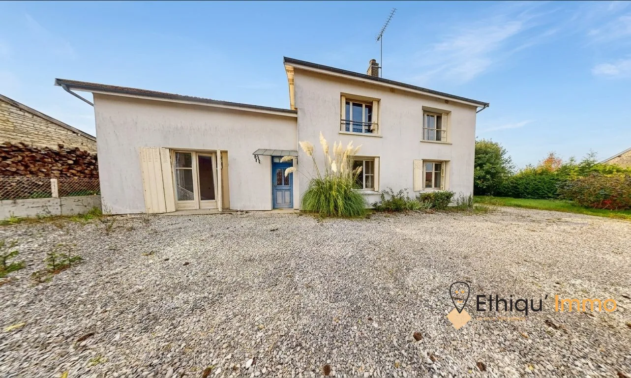 Maison à vendre à Lachapelle-en-Blaisy de 149 m² avec grand terrain