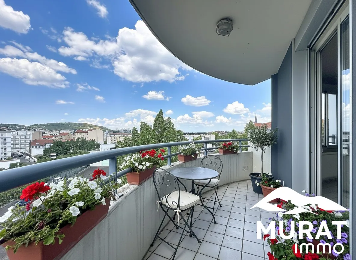 Appartement T3 avec balcon et parking à Clermont-Ferrand - Dernier étage, 67 m²