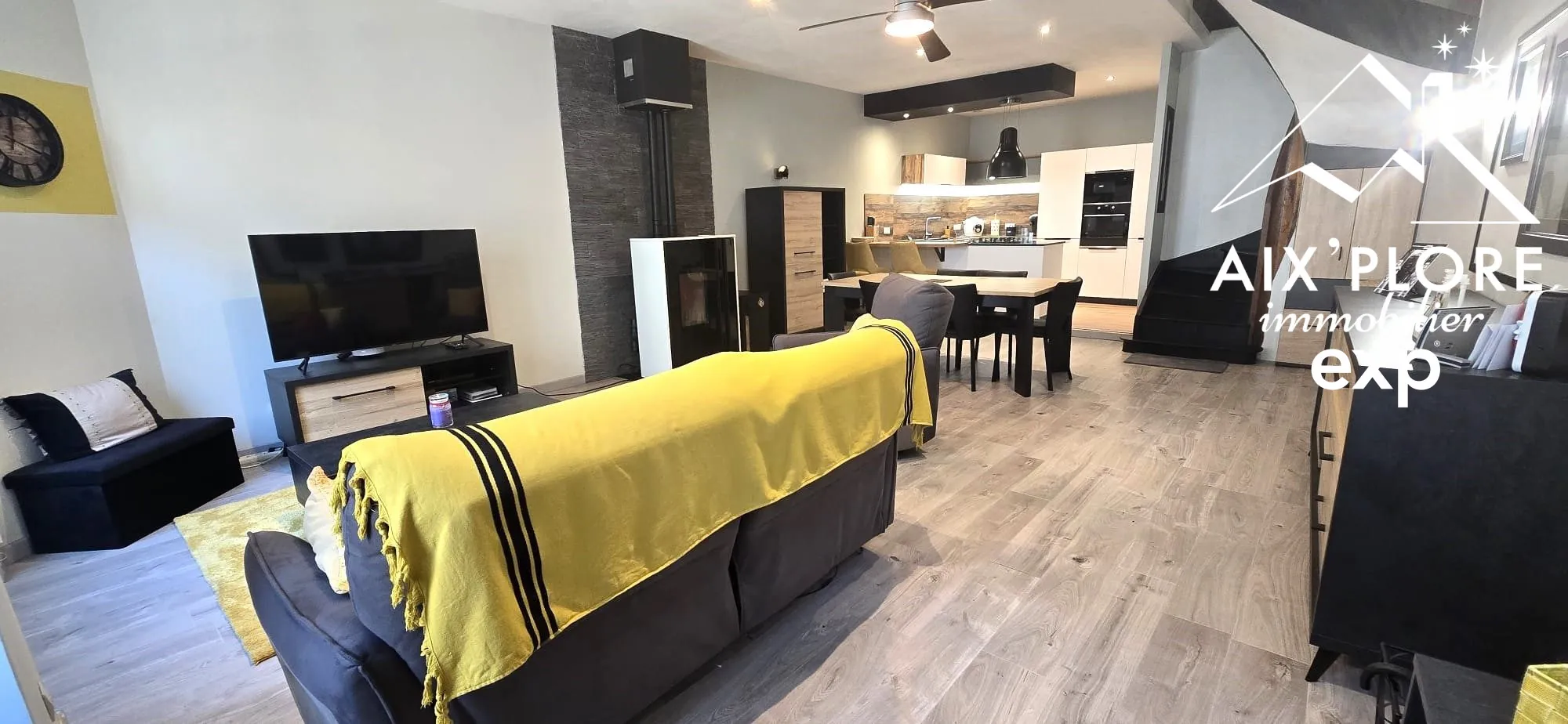 Maison de village à vendre à Ambronay avec 163 m² et charme authentique