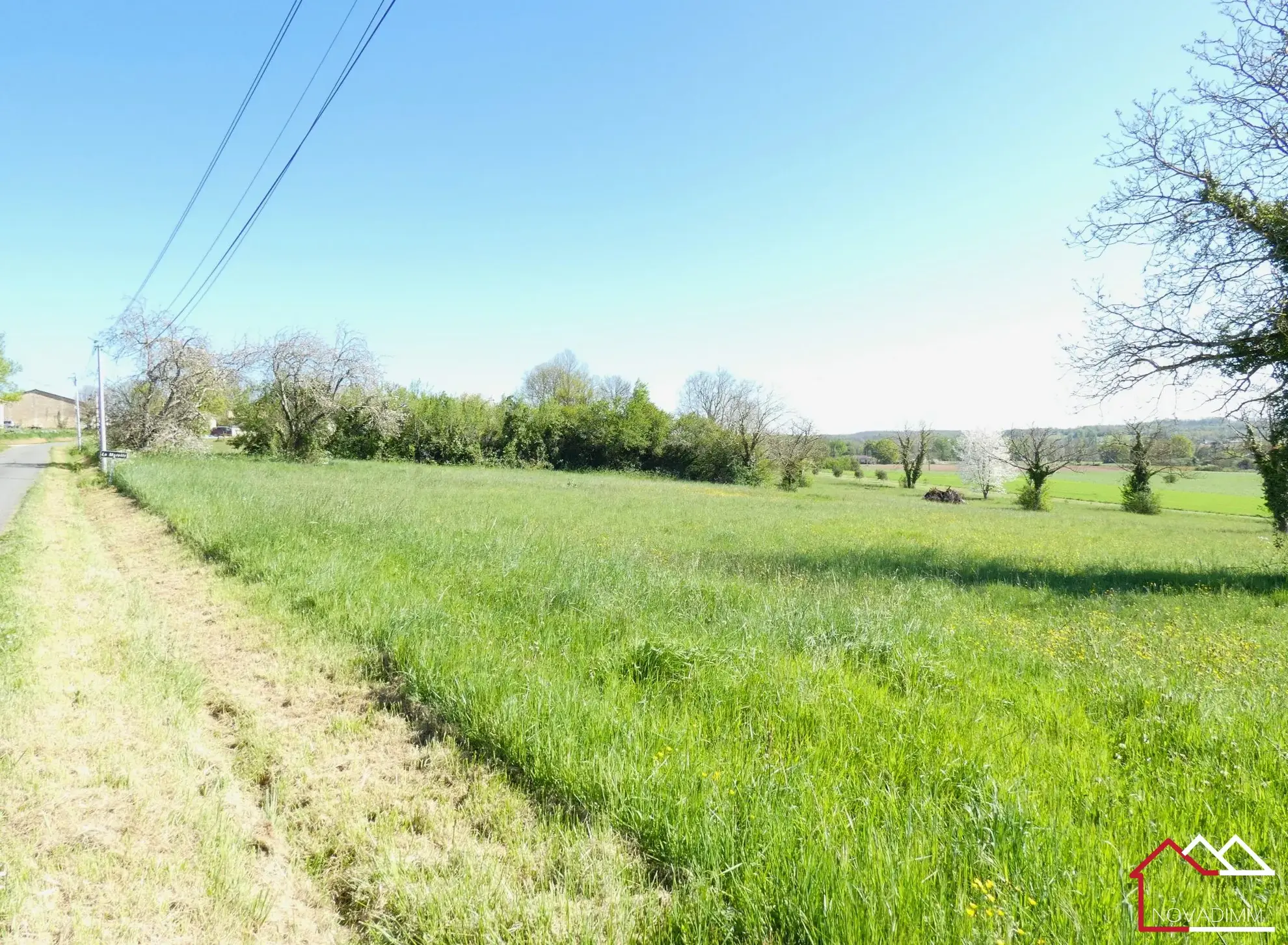 Terrain divisible de 12 124 m² avec vue dégagée en Périgord