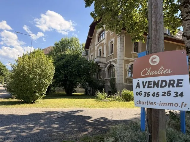 Appartement T2/3 rénové de 70m² à Pontarlier proche centre-ville