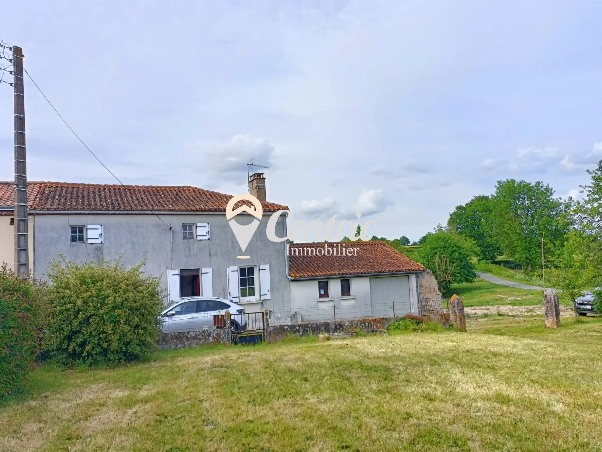 Maison de campagne mitoyenne à Clessé – Calme et potentiel avec jardin et grange