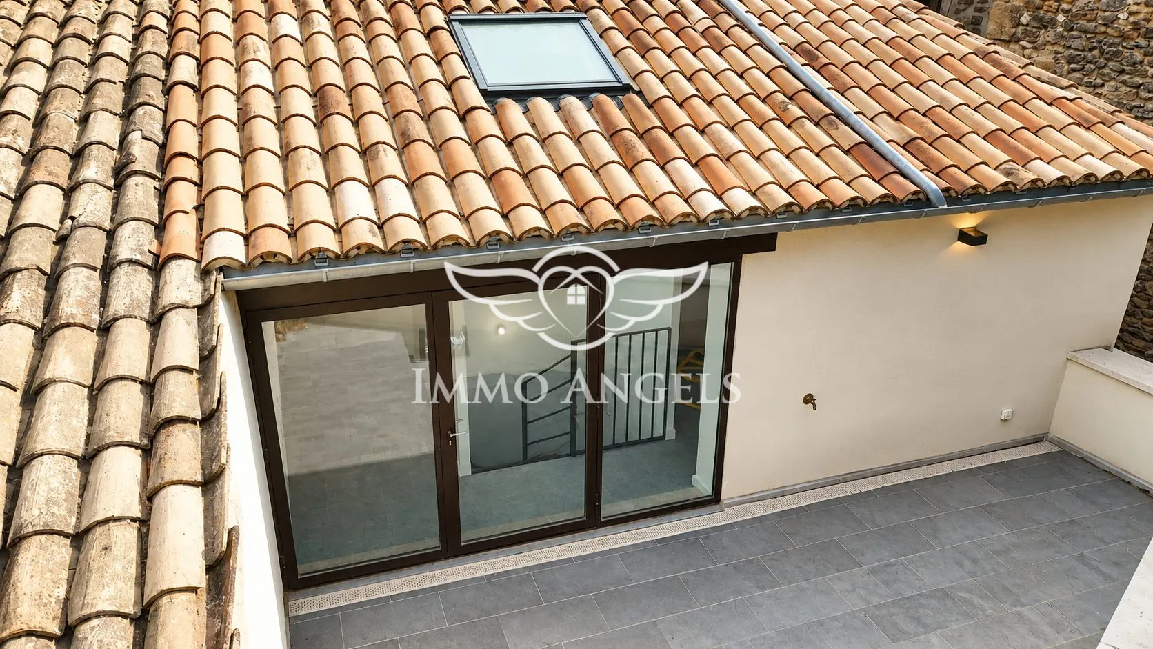 Maison de village rénovée avec terrasse de 18 m² à Saint-Cécile - DPE C