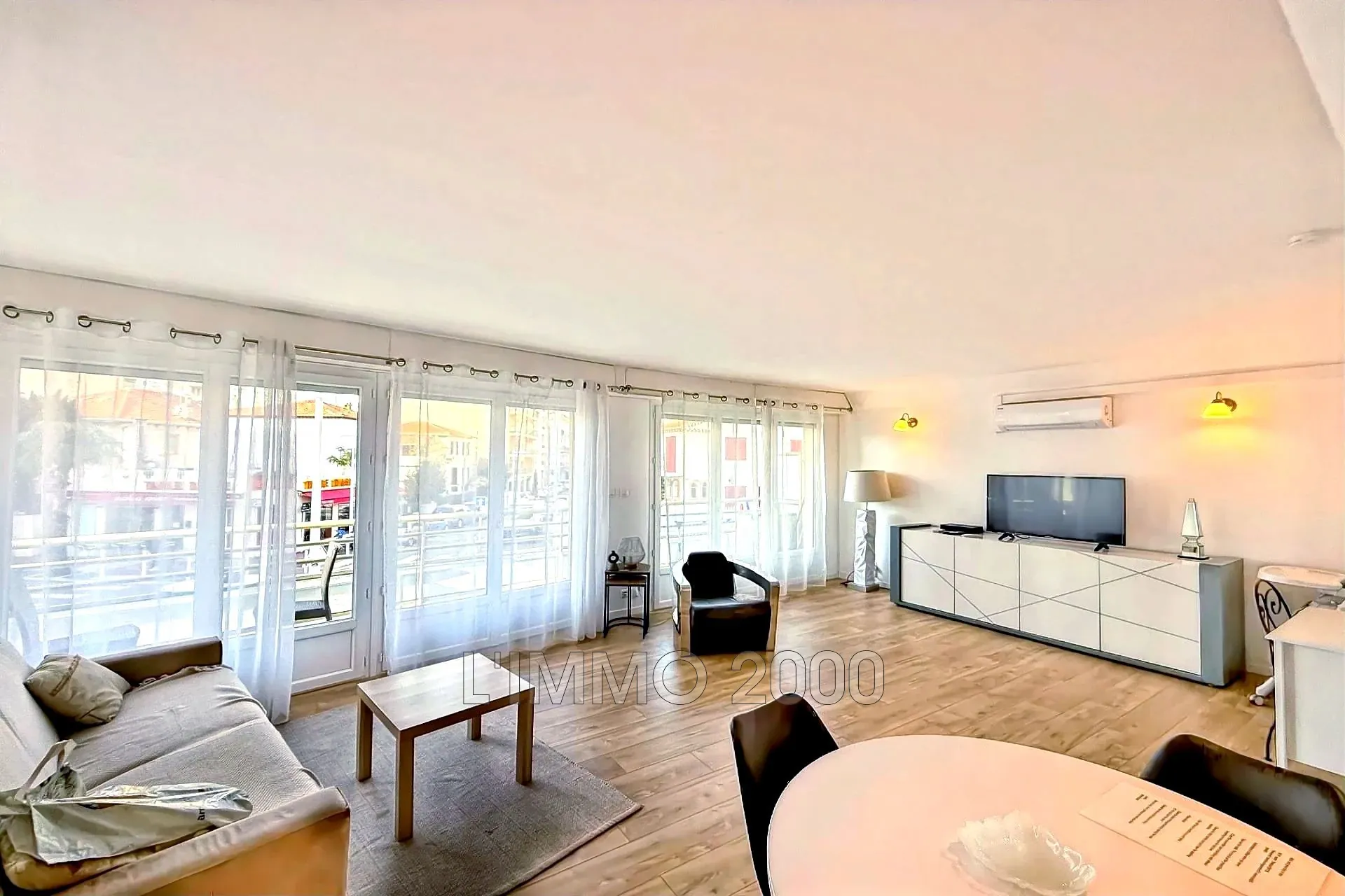 Appartement T2 à vendre à Juan-les-Pins, centre-ville, lumineux, avec balcon
