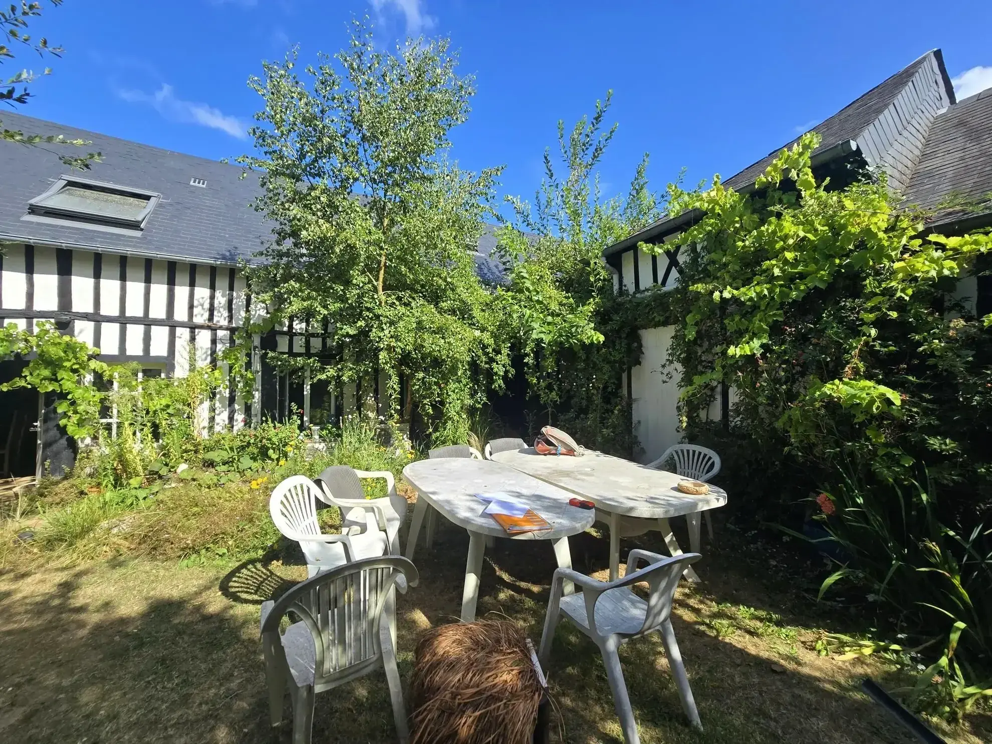Charmante maison en colombages à vendre à proximité des plages de Normandie