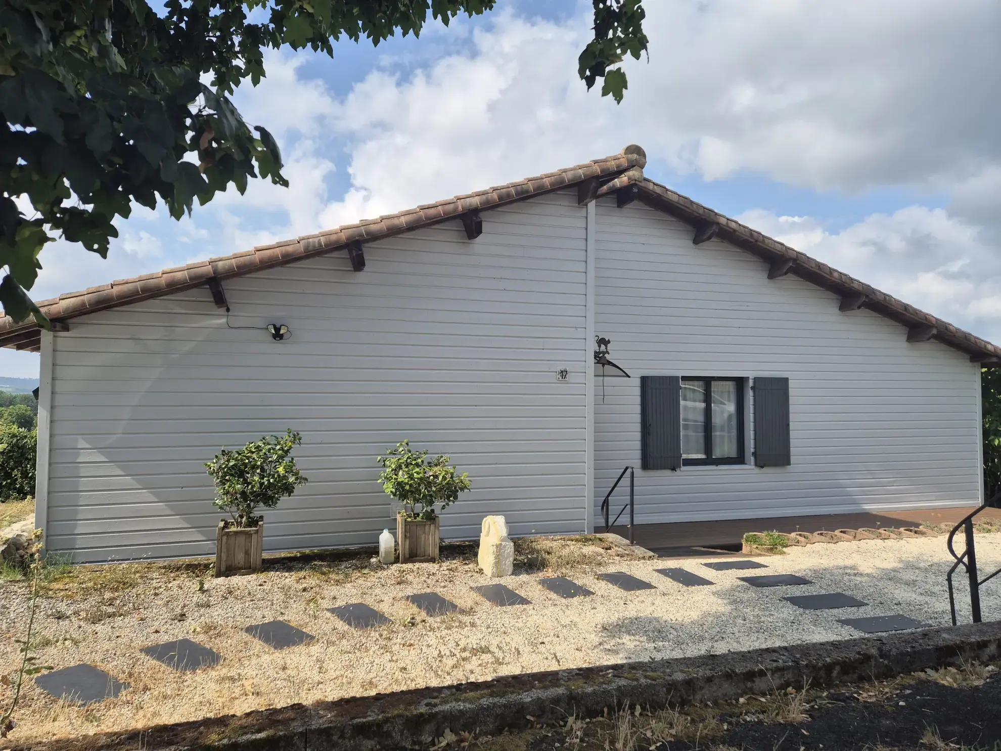 Maison contemporaine à Saint Astier avec vue exceptionnelle et 4 chambres