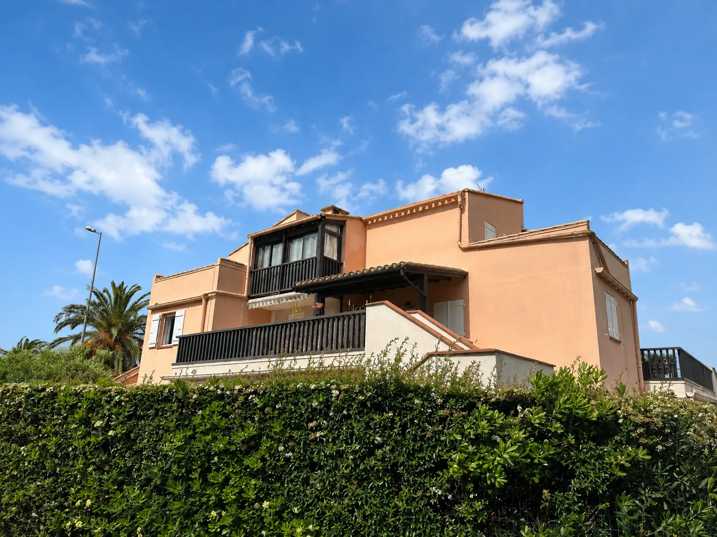 Appartement rénové de 50 m² avec terrasses et parking à Saint-Cyprien