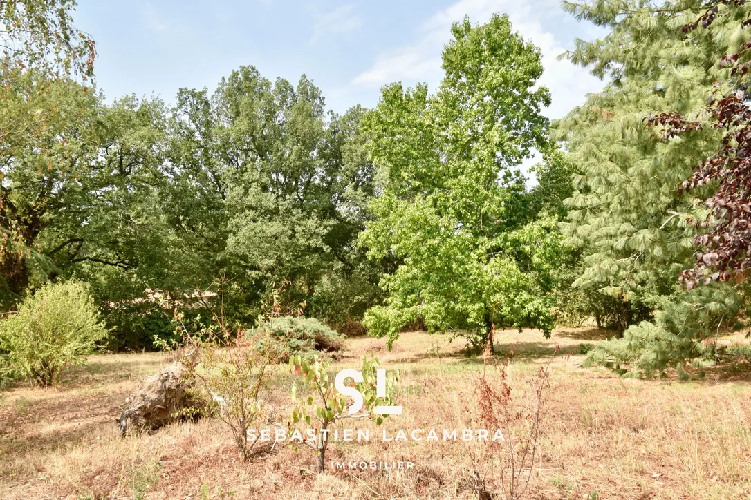Terrain à construire 804 m² à Cadalen, cadre naturel et intime dans le Tarn