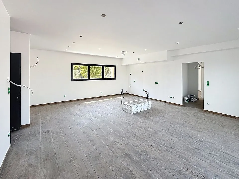 Appartement T5 de 102,77 m² avec terrasse et parking à Saint-Étienne 