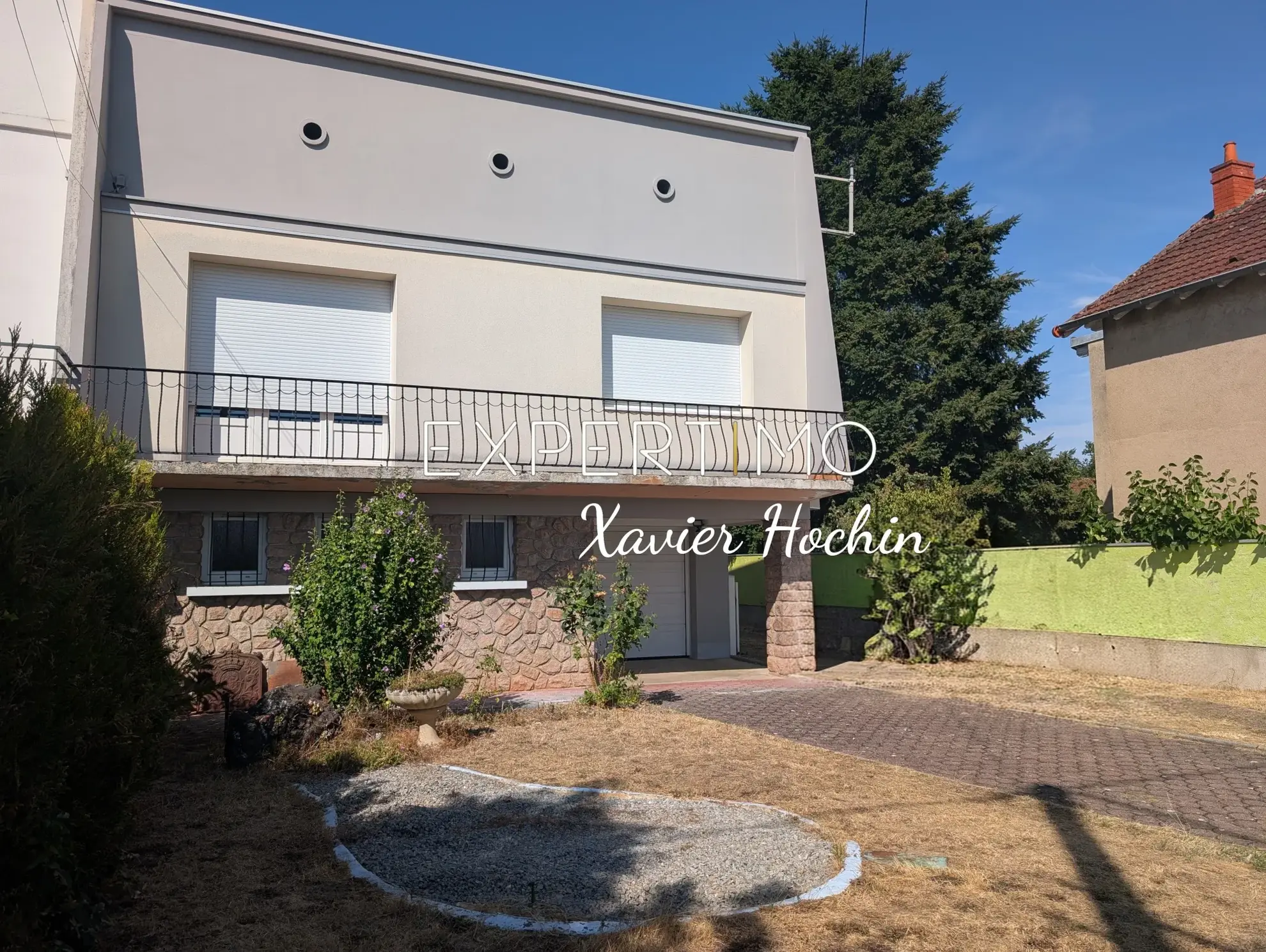Maison 4 pièces rénovée avec grand terrain et dépendances près de Montluçon